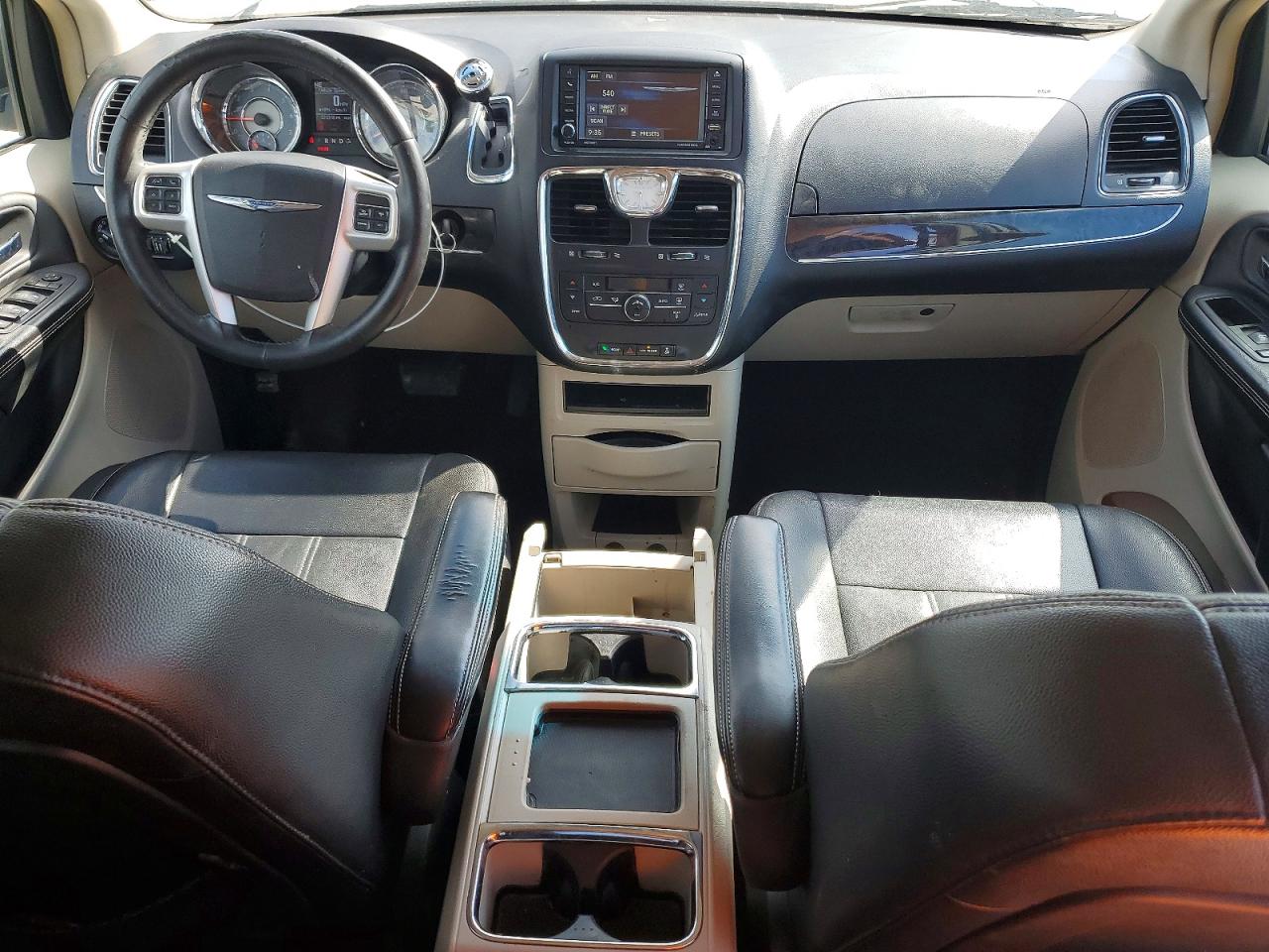 2015 Chrysler Town & Country Limited White vin: 2C4RC1BG8GR198342