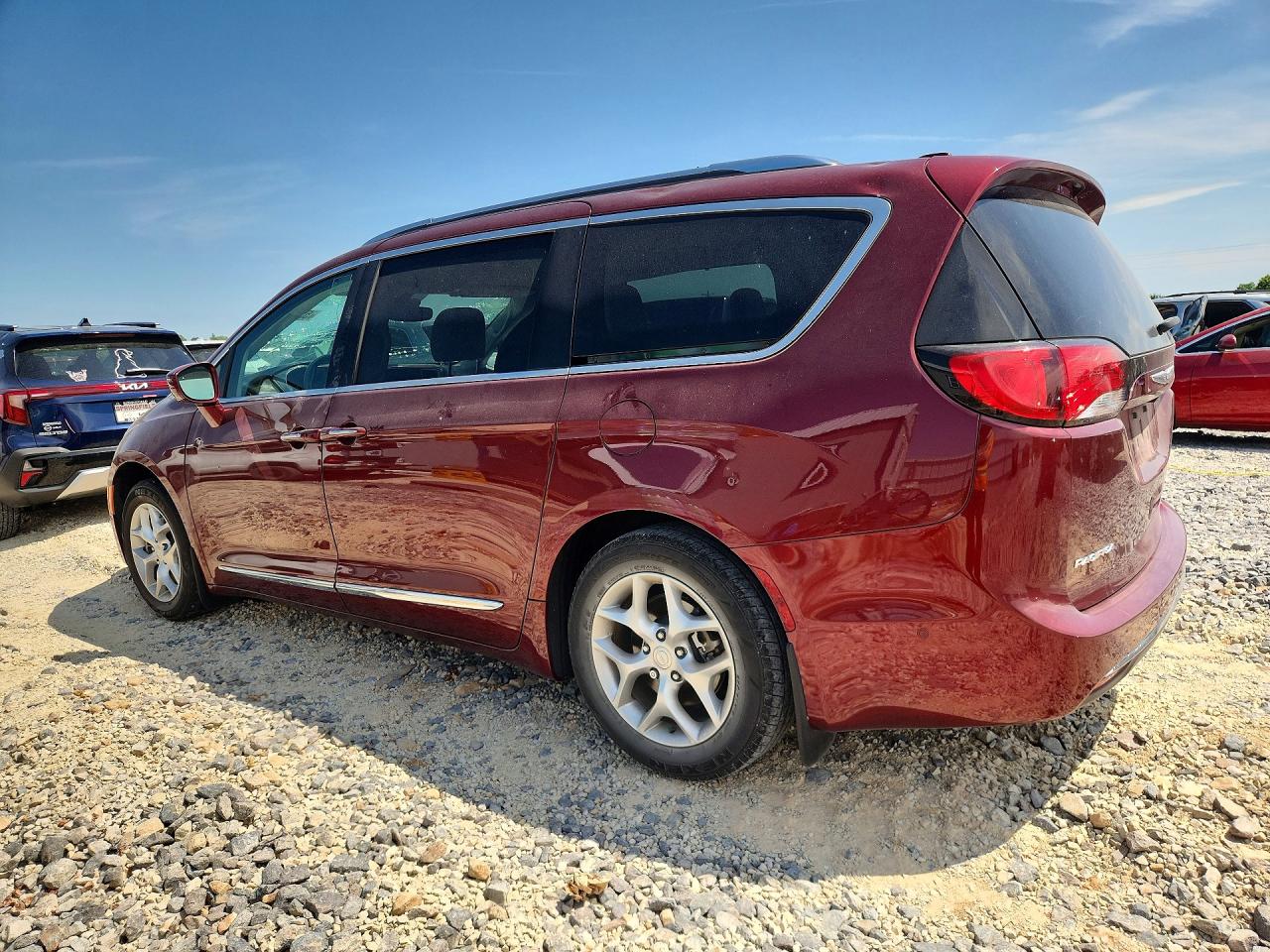 2018 Chrysler Pacifica Touring L Burgundy vin: 2C4RC1BG8JR128685