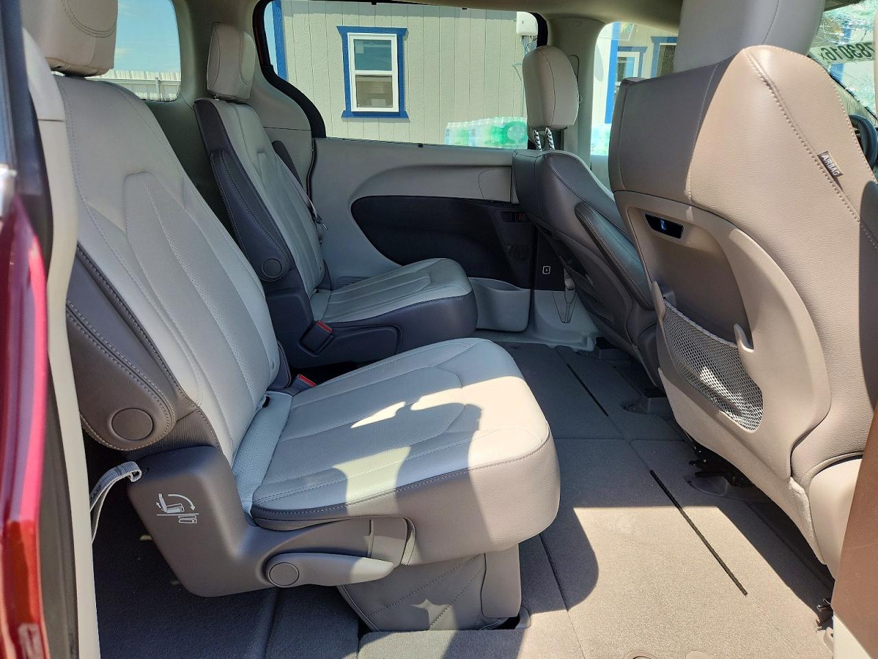 2018 Chrysler Pacifica Touring L Burgundy vin: 2C4RC1BG8JR128685
