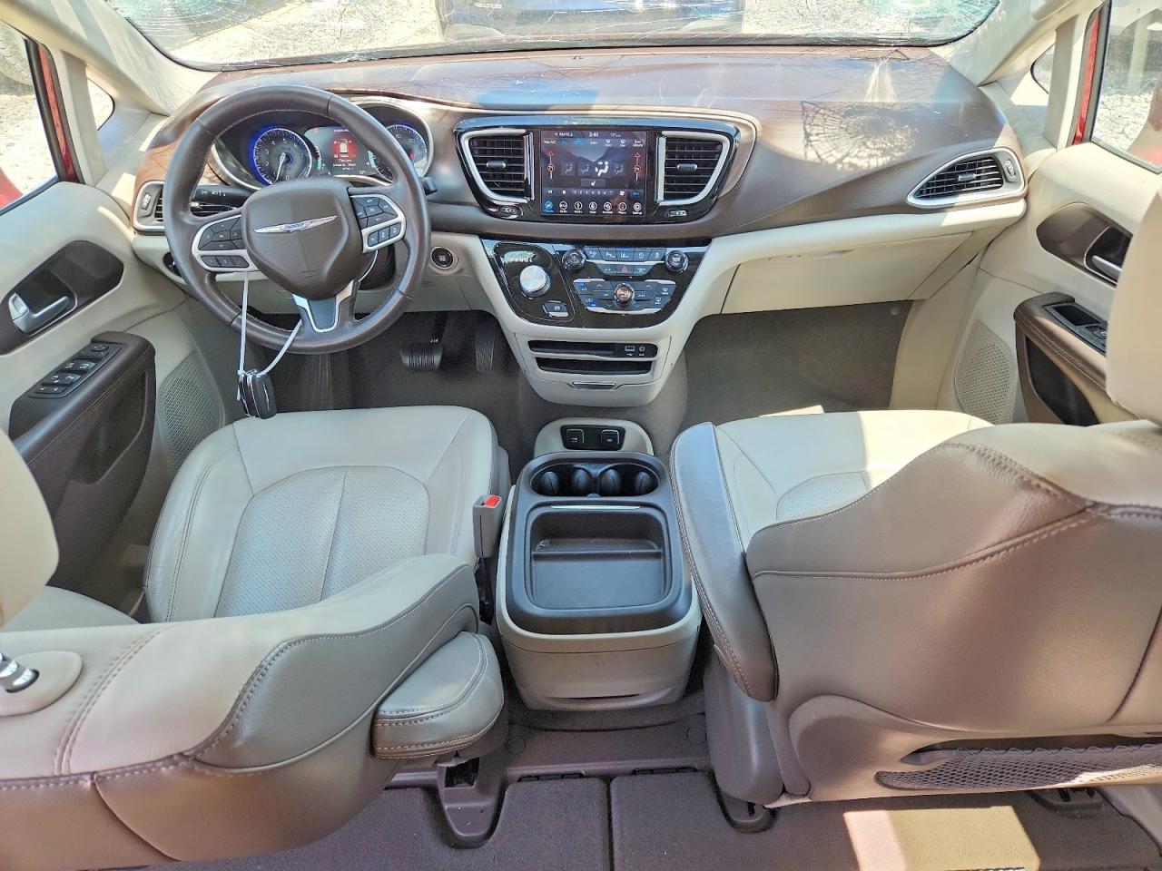 2018 Chrysler Pacifica Touring L Burgundy vin: 2C4RC1BG8JR128685