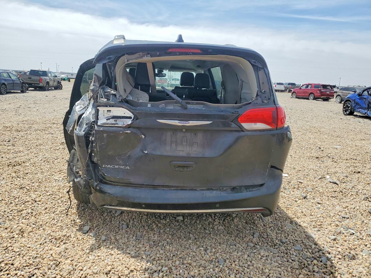 2018 Chrysler Pacifica Touring L Black vin: 2C4RC1BG8JR186201