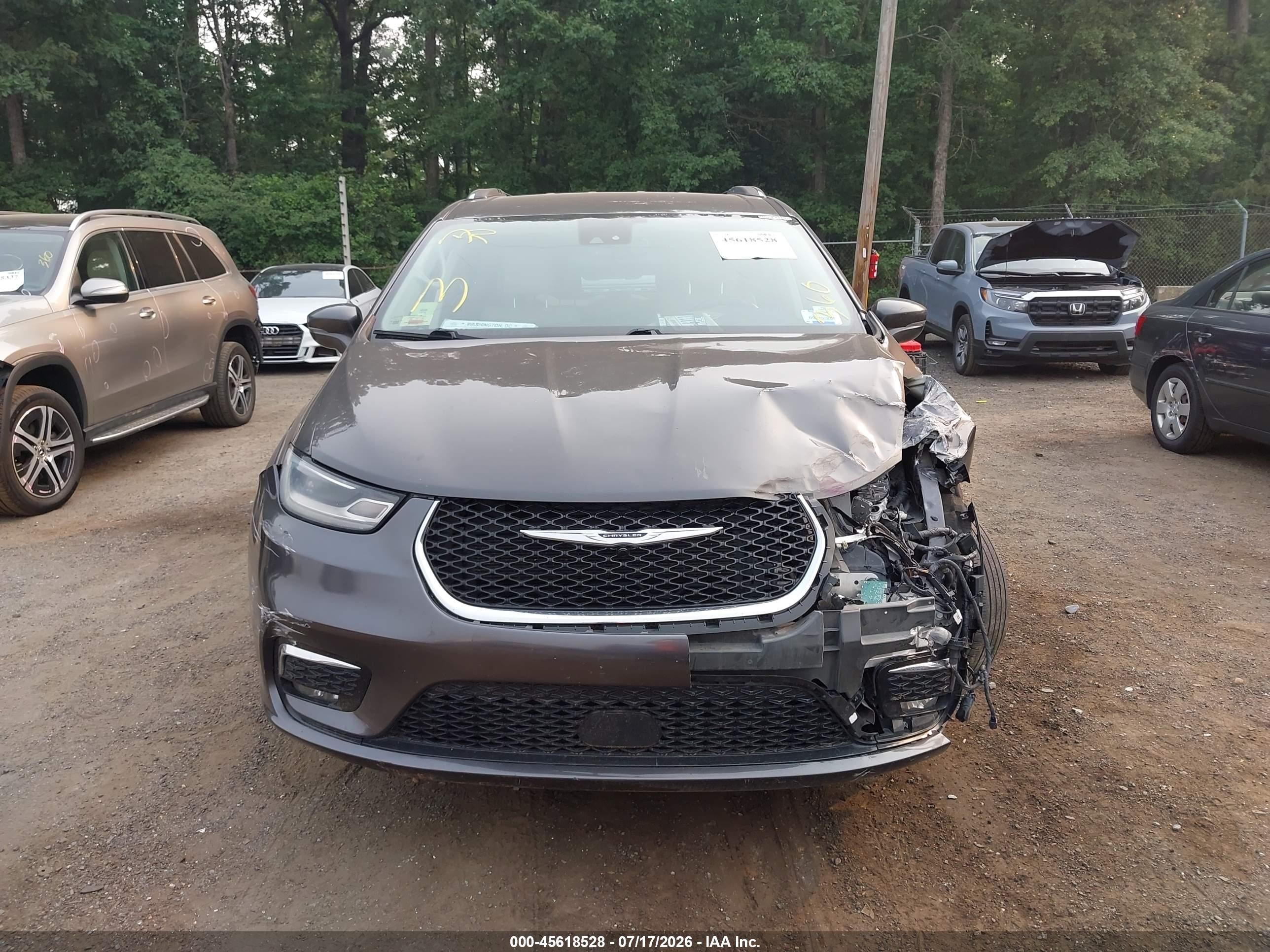 2021 Chrysler Pacifica Touring L Gray vin: 2C4RC1BG8MR532364