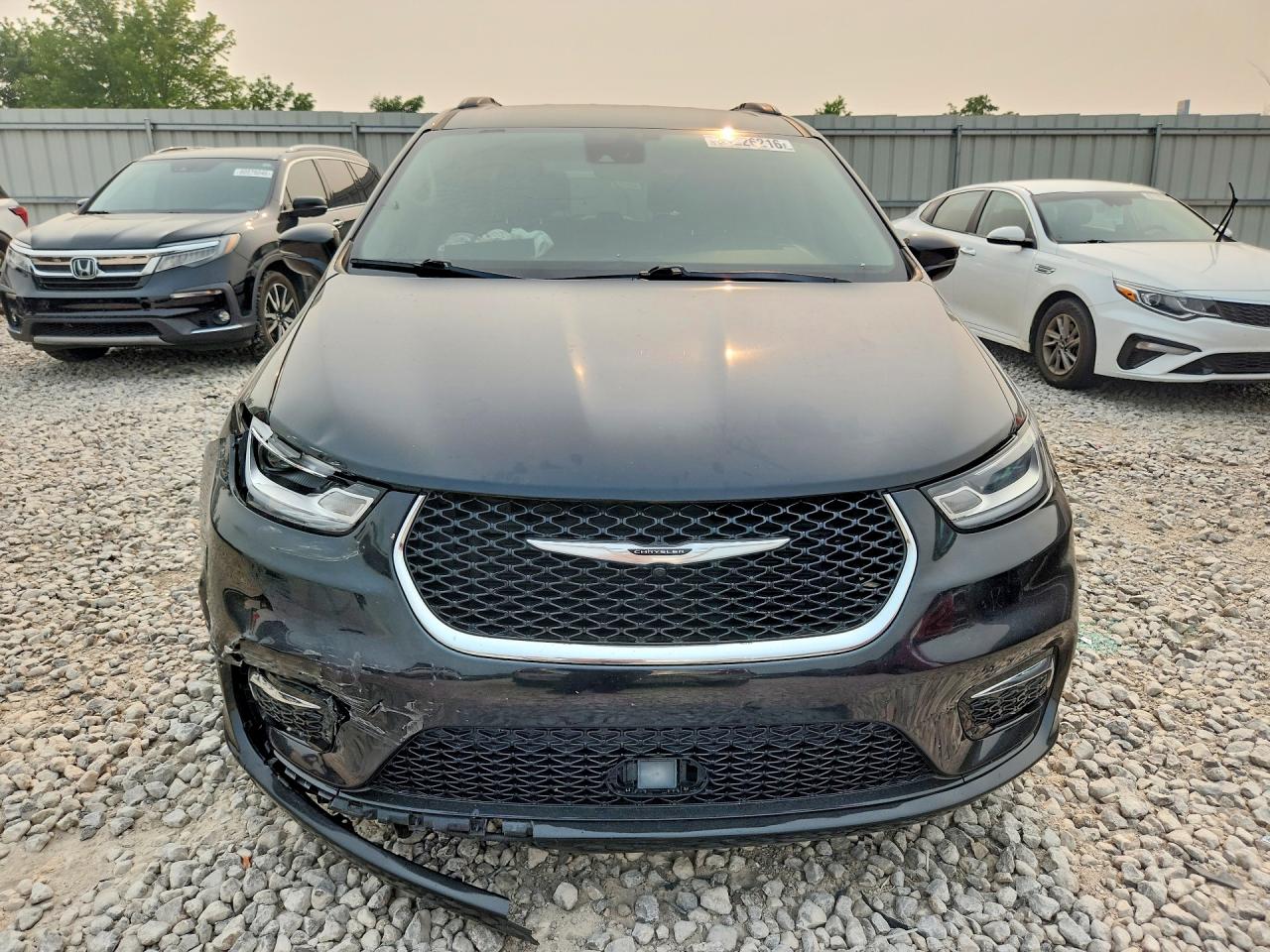 2022 Chrysler Pacifica Touring L Black vin: 2C4RC1BG8NR128823