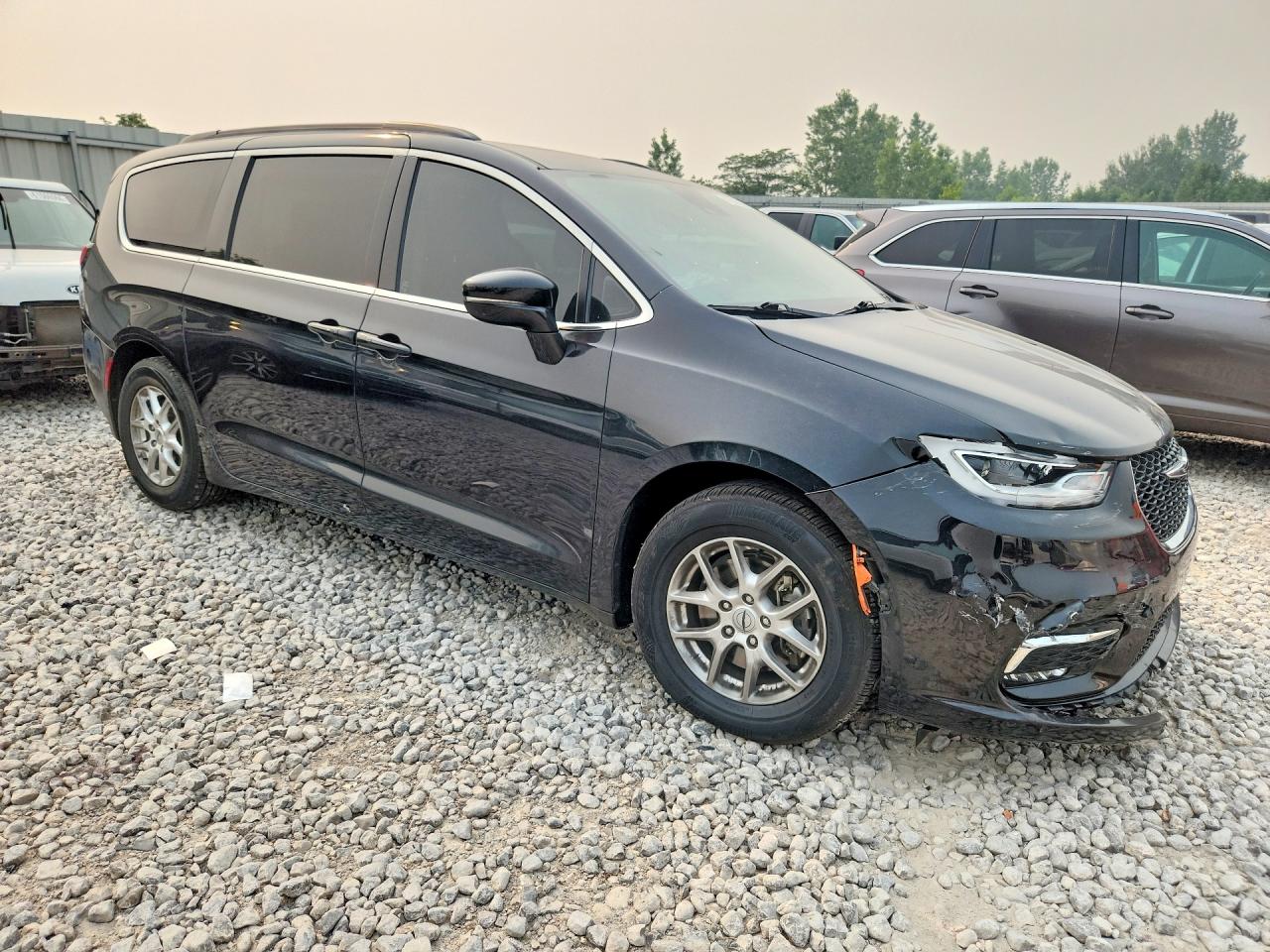 2022 Chrysler Pacifica Touring L Black vin: 2C4RC1BG8NR128823