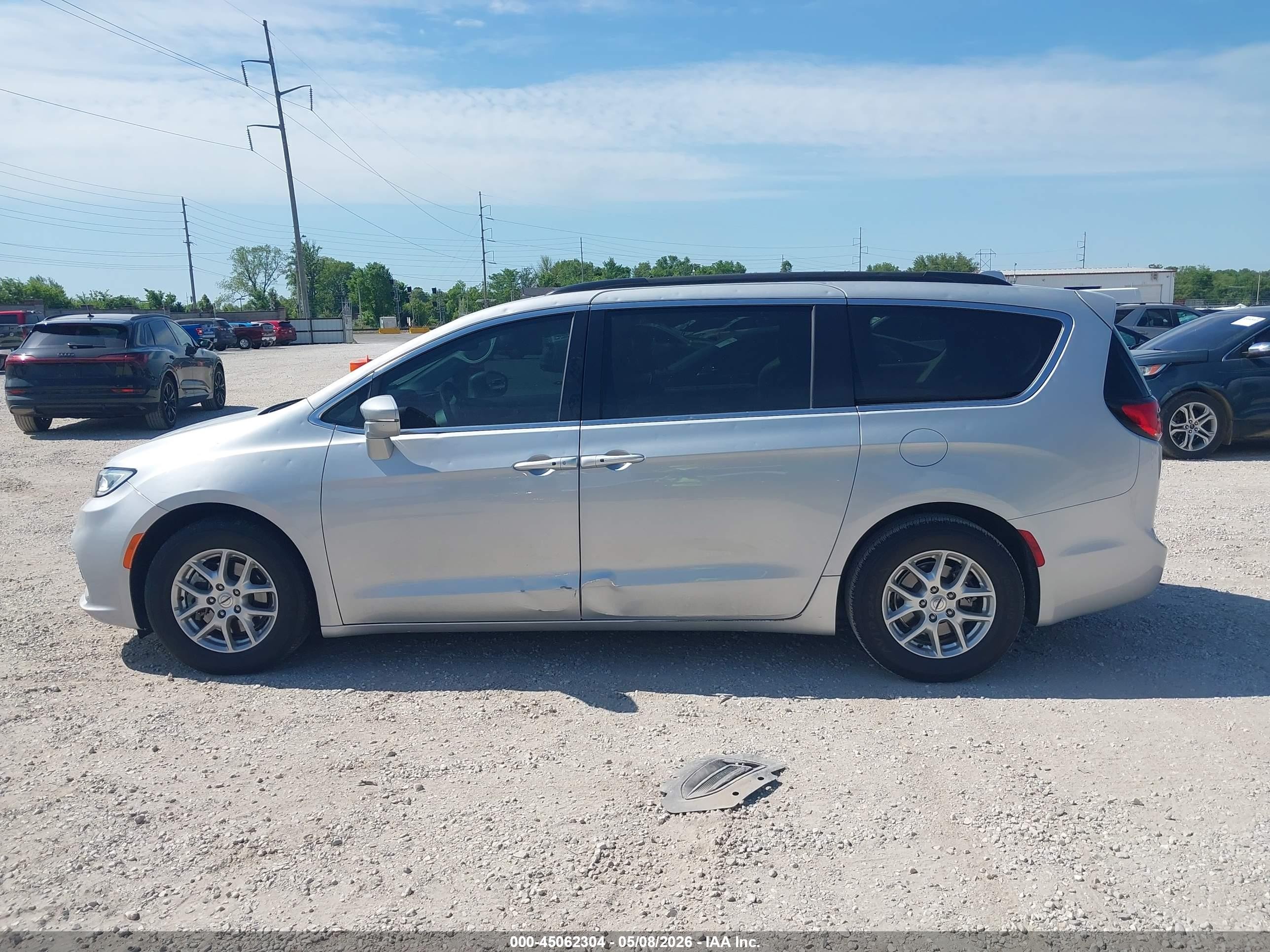 2022 Chrysler Pacifica Touring L Серебряный vin: 2C4RC1BG8NR160638