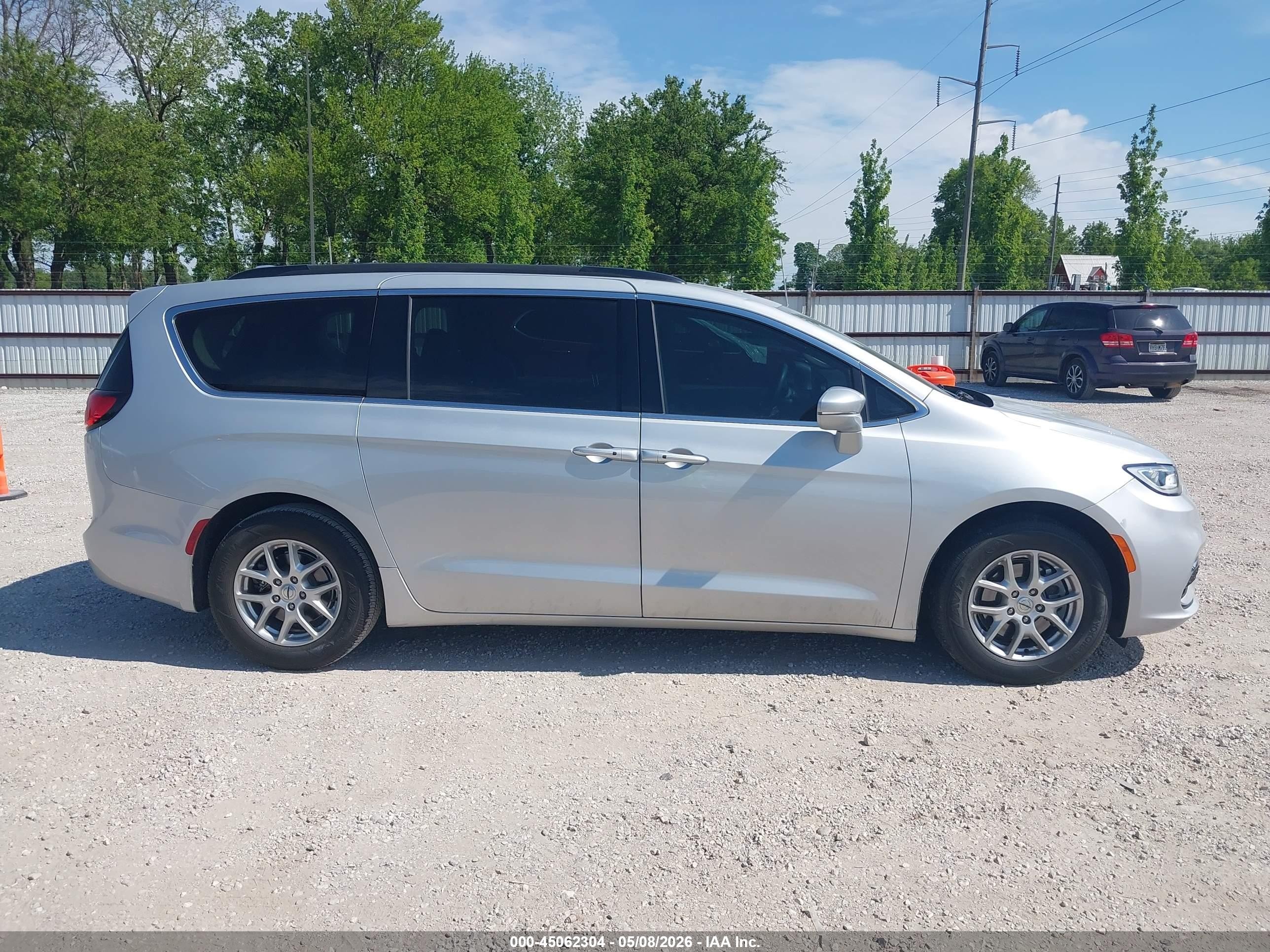 2022 Chrysler Pacifica Touring L Серебряный vin: 2C4RC1BG8NR160638