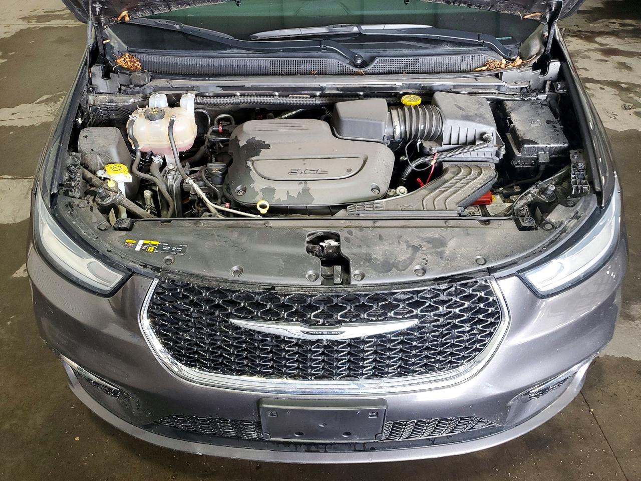 2023 Chrysler Pacifica Touring L Gray vin: 2C4RC1BG8PR533003