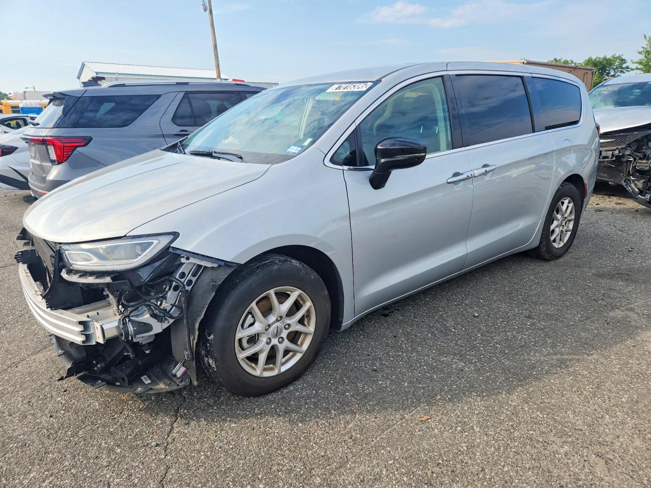 2024 Chrysler Pacifica Touring L Серебряный vin: 2C4RC1BG8RR120288