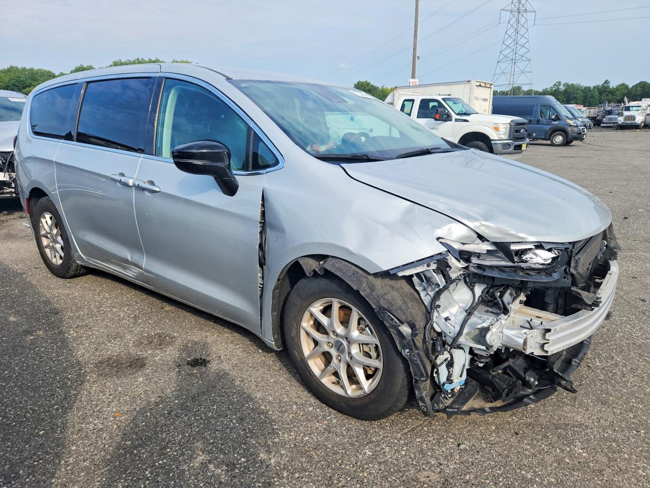 2024 Chrysler Pacifica Touring L Silver vin: 2C4RC1BG8RR120288