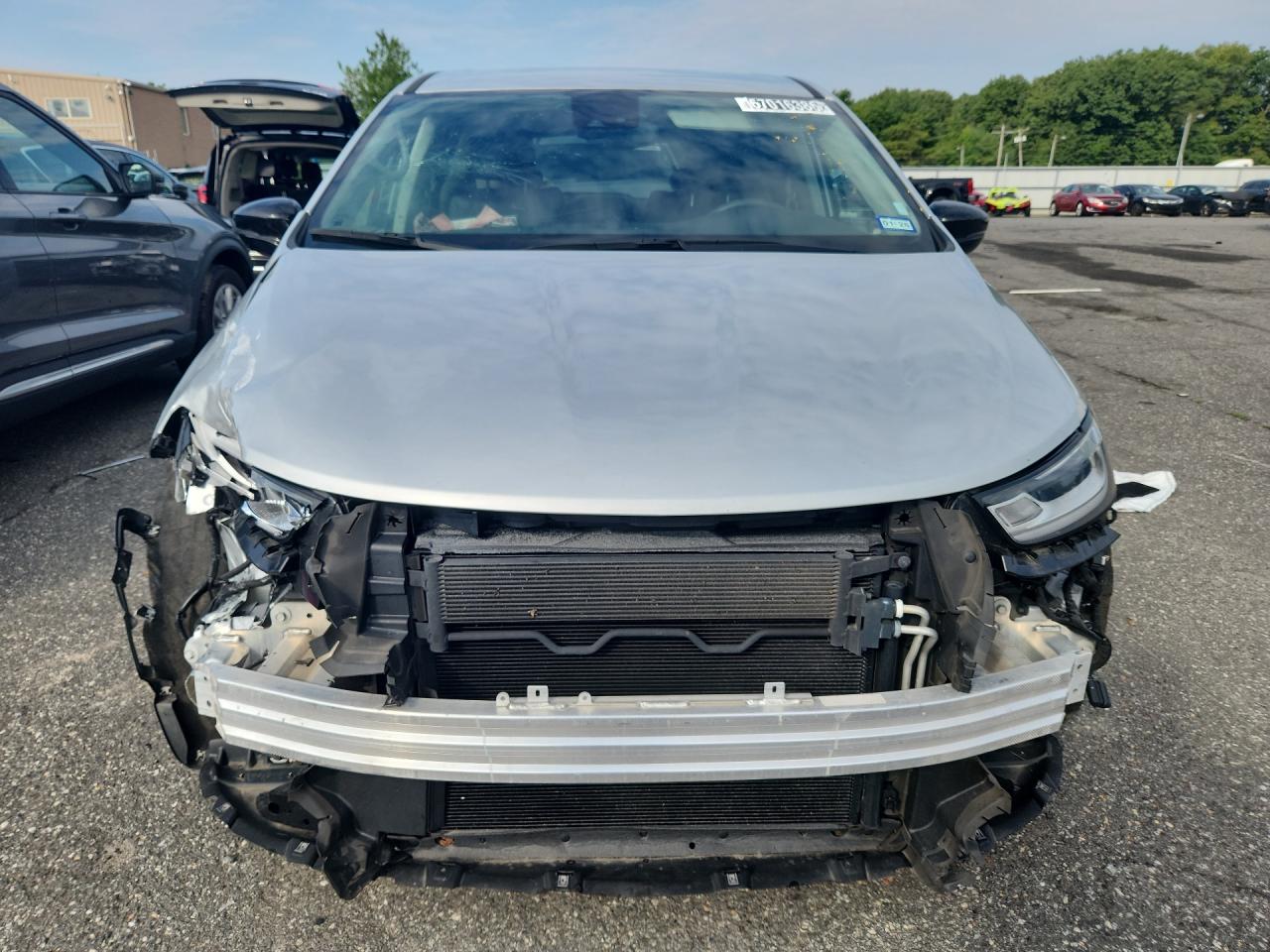 2024 Chrysler Pacifica Touring L Silver vin: 2C4RC1BG8RR120288 Damage: Grille, Missing, Replacement Required