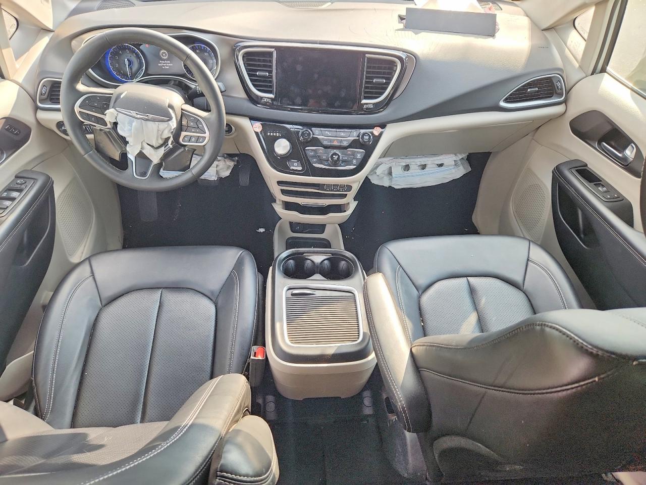 2024 Chrysler Pacifica Touring L Silver vin: 2C4RC1BG8RR120288