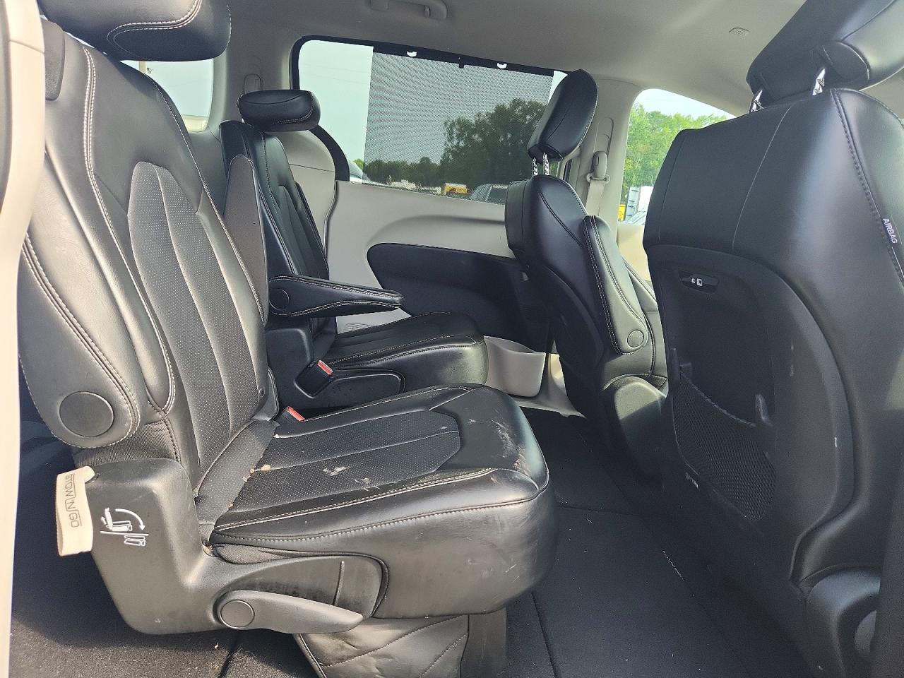 2024 Chrysler Pacifica Touring L Silver vin: 2C4RC1BG8RR120288
