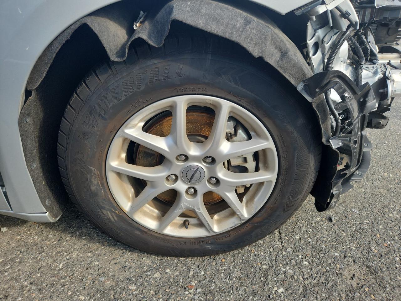 2024 Chrysler Pacifica Touring L Silver vin: 2C4RC1BG8RR120288 Damage: Right Front Wheel, Curb Rash, > 12 Inches