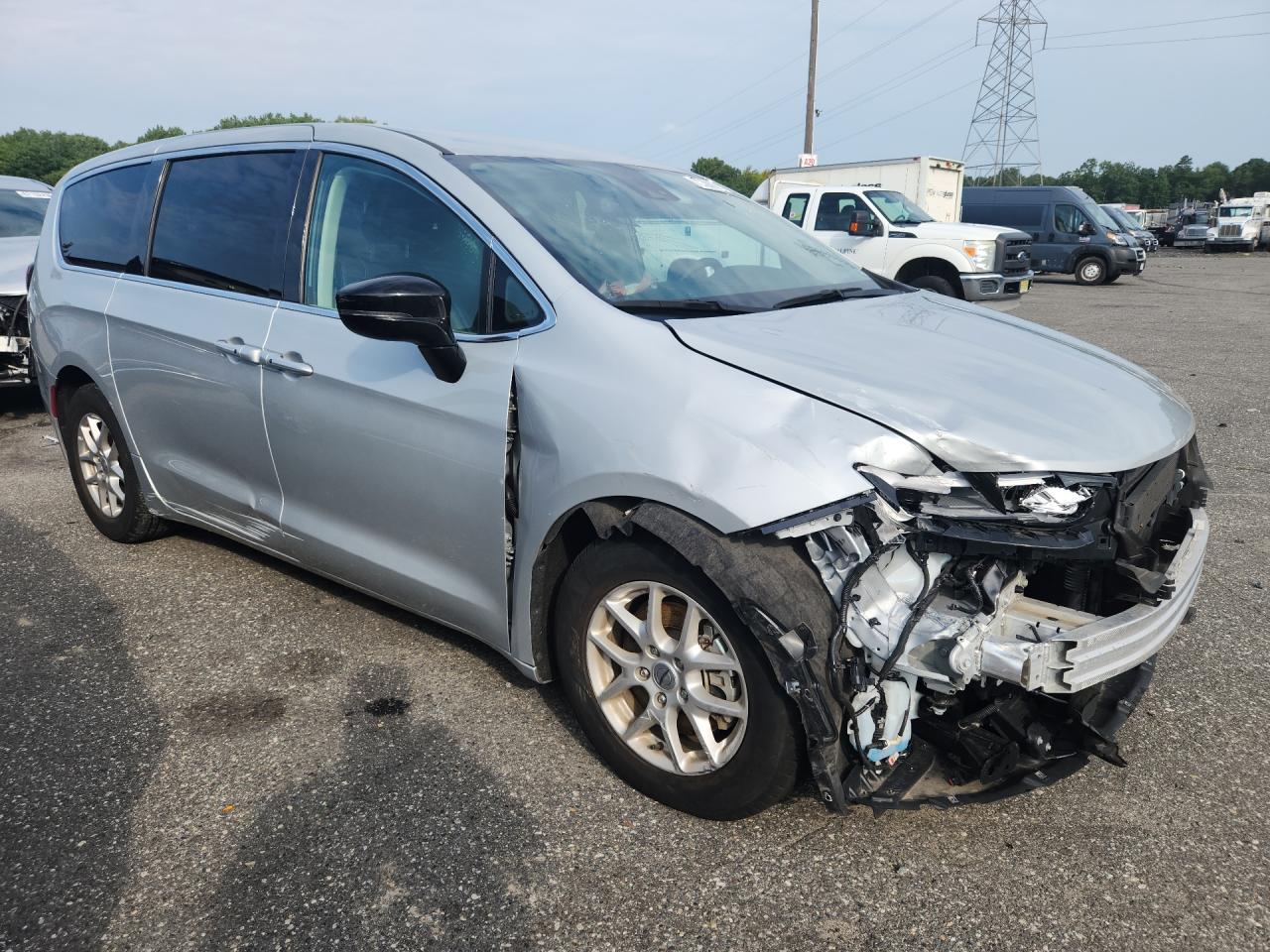2024 Chrysler Pacifica Touring L Silver vin: 2C4RC1BG8RR120288 Damage: Right Front Fender, Broken, Replacement Required