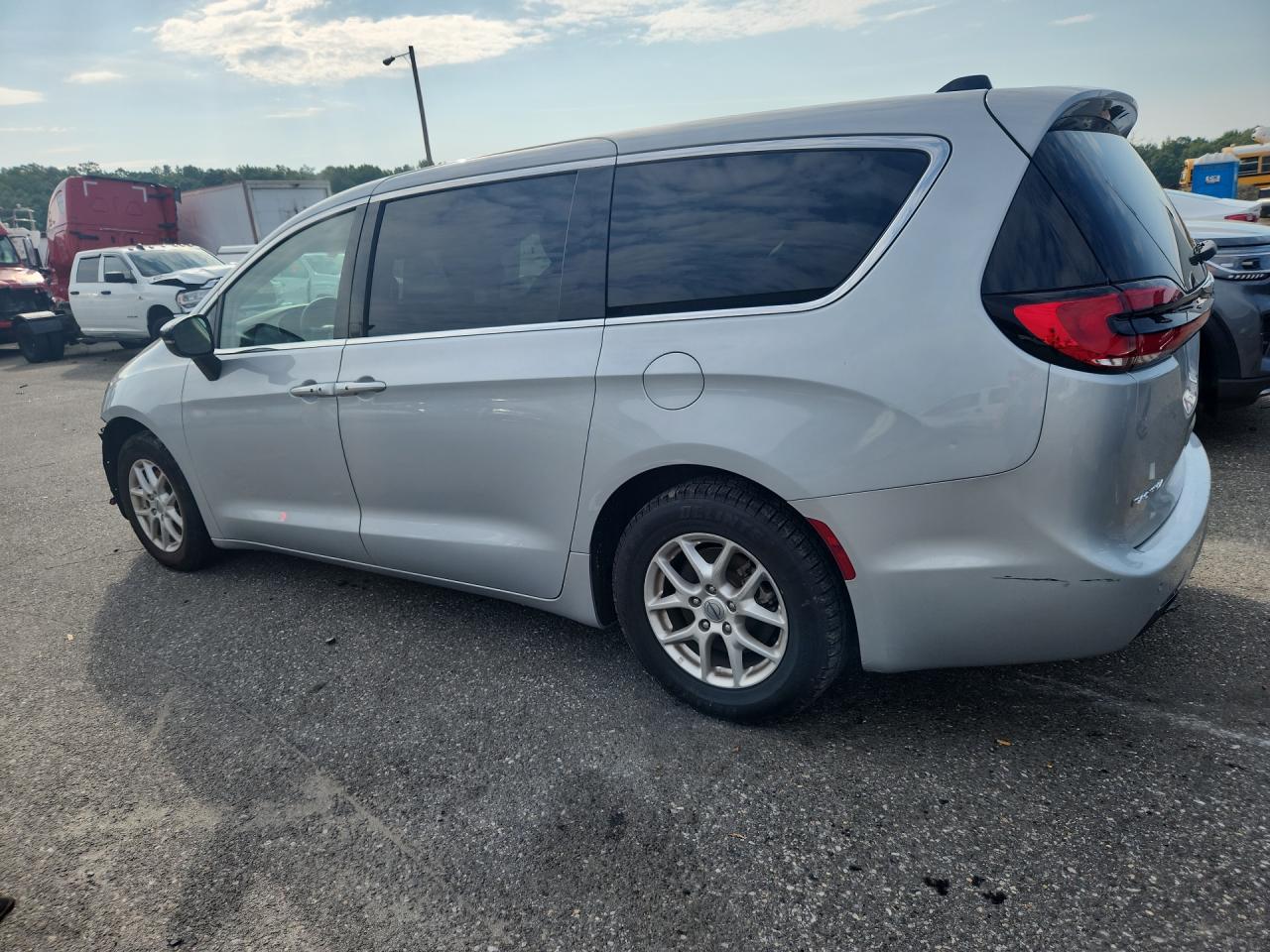 2024 Chrysler Pacifica Touring L Silver vin: 2C4RC1BG8RR120288 Damage: Rear Bumper, Multiple Scratches Heavy, 10 Or More