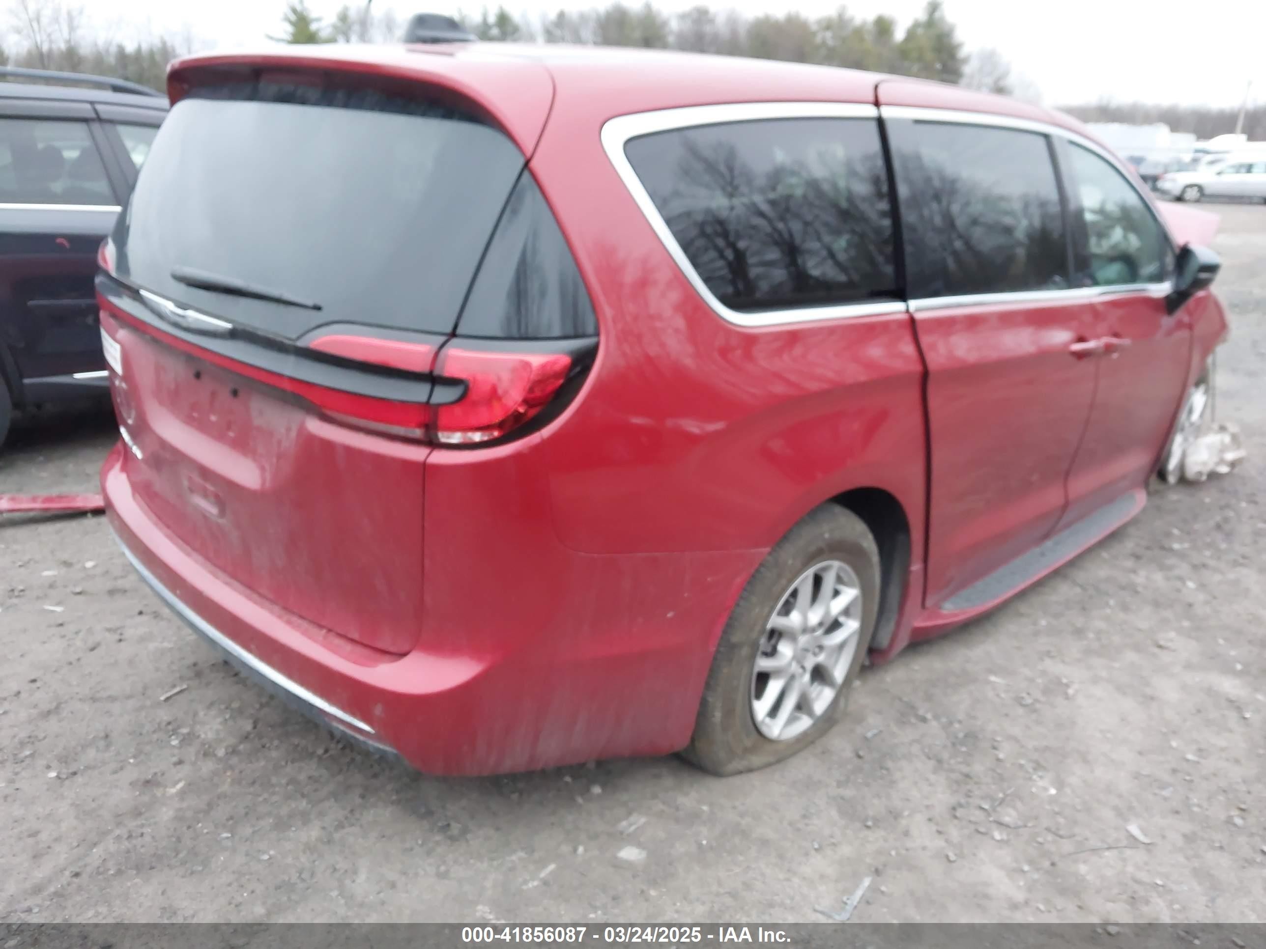 2024 Chrysler Pacifica Touring L Красный vin: 2C4RC1BG8RR170608