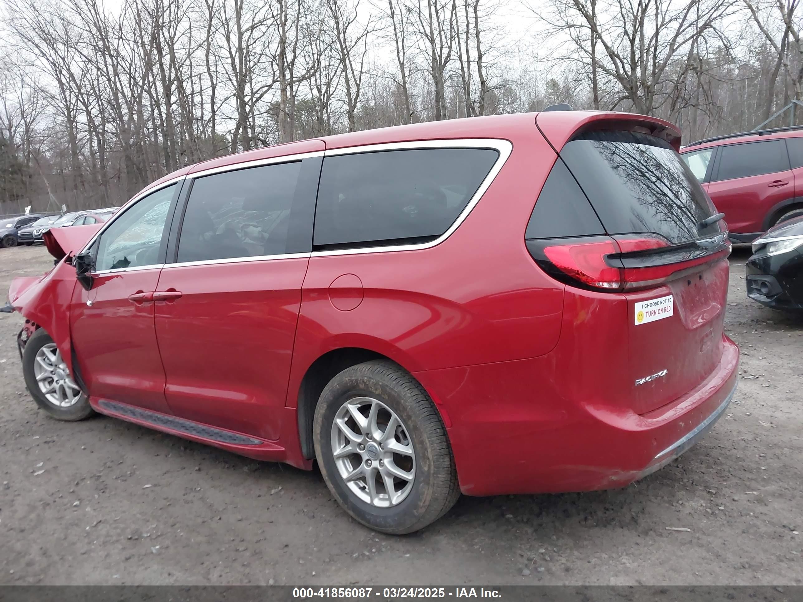 2024 Chrysler Pacifica Touring L Красный vin: 2C4RC1BG8RR170608