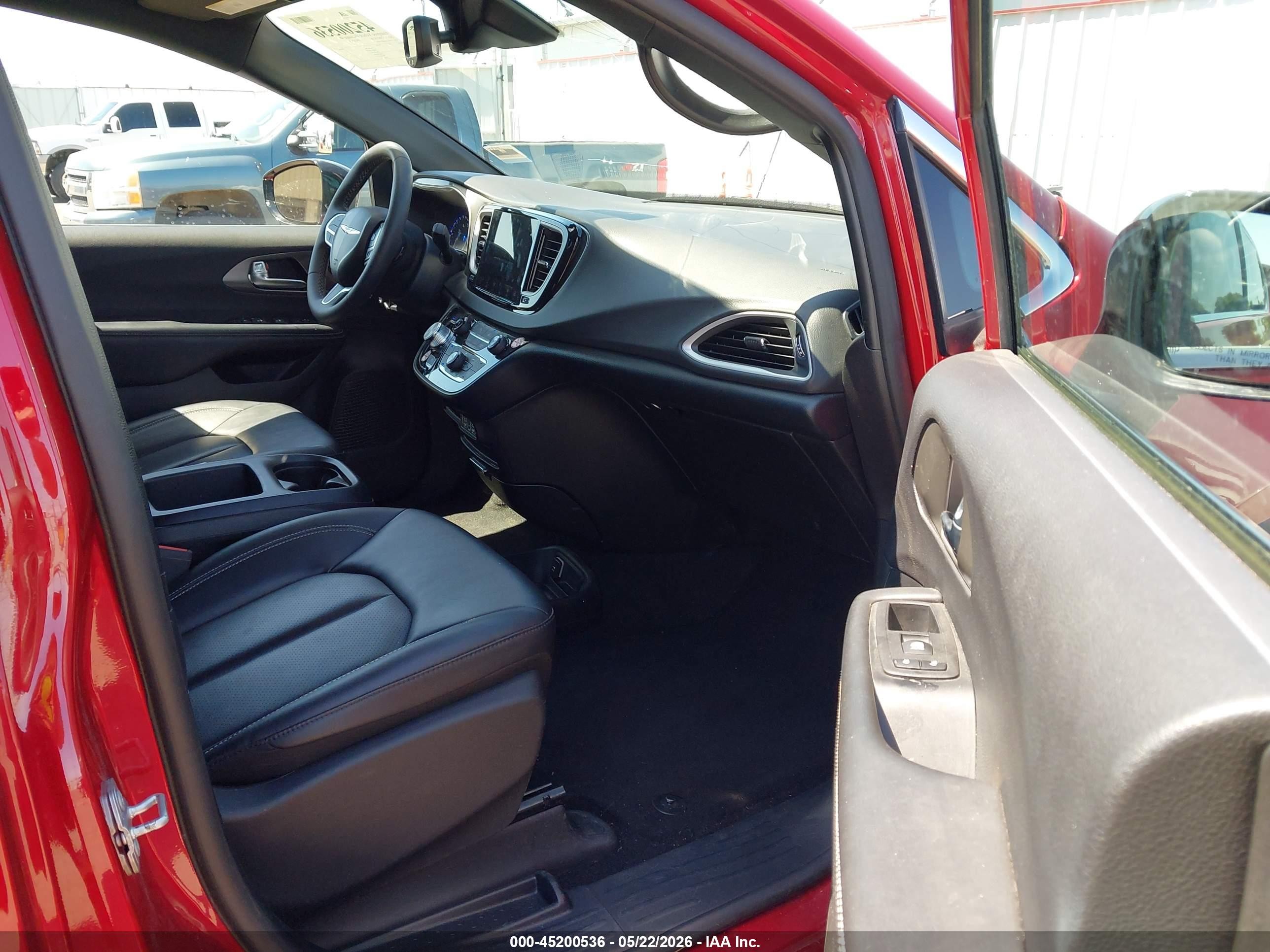 2025 Chrysler Pacifica Select Red vin: 2C4RC1BG8SR518686