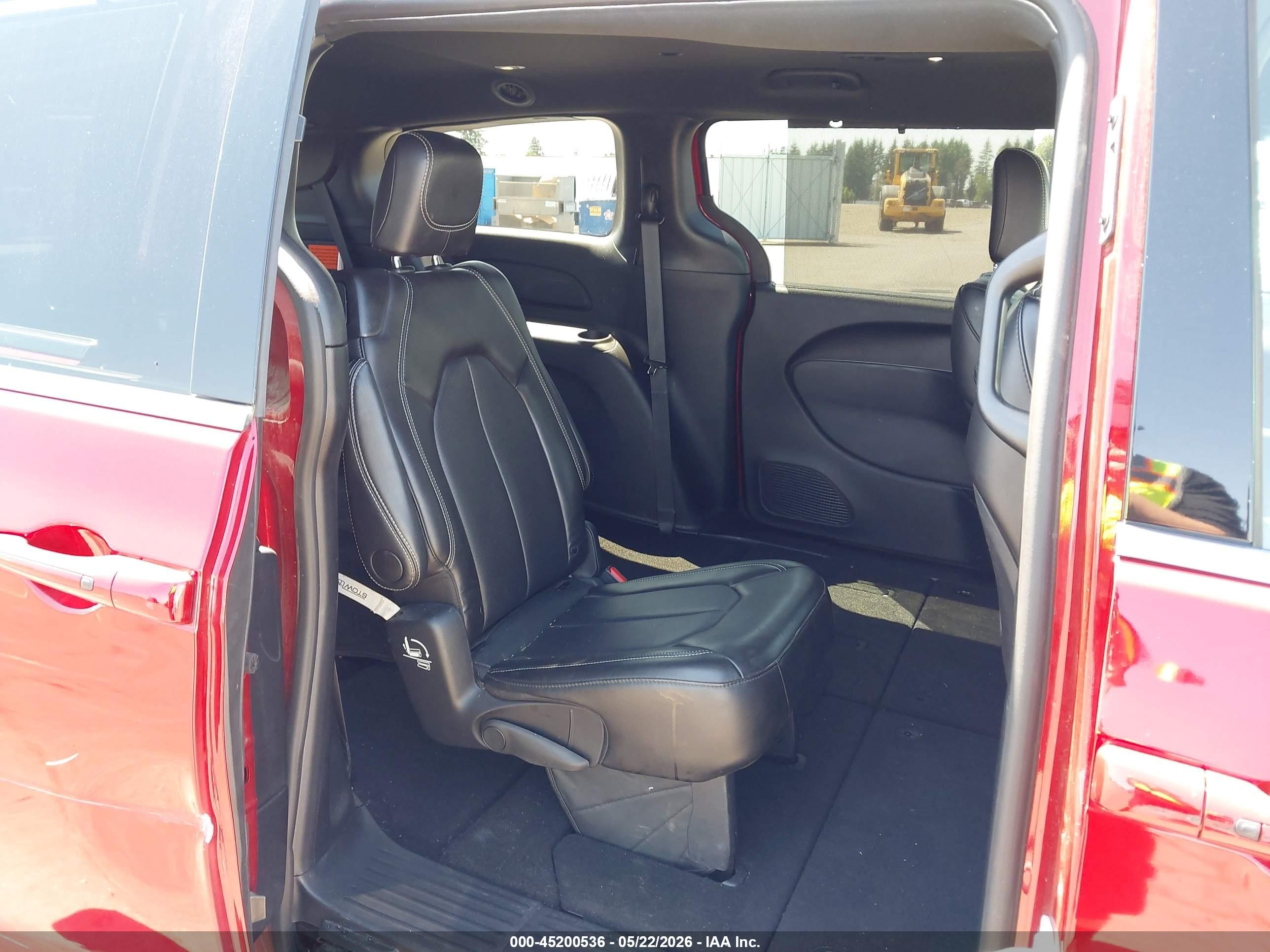 2025 Chrysler Pacifica Select Red vin: 2C4RC1BG8SR518686