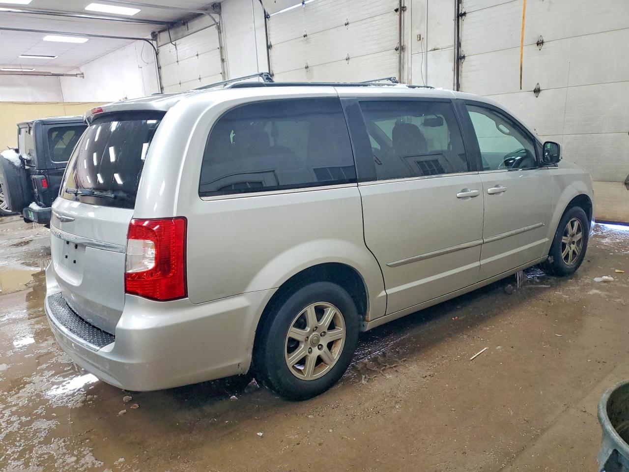2012 Chrysler Town & Country Touring Silver vin: 2C4RC1BG9CR136992