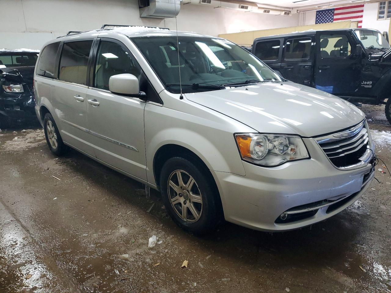 2012 Chrysler Town & Country Touring Silver vin: 2C4RC1BG9CR136992
