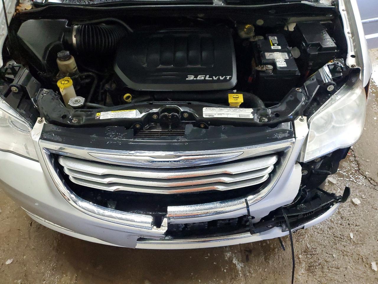 2012 Chrysler Town & Country Touring Silver vin: 2C4RC1BG9CR136992