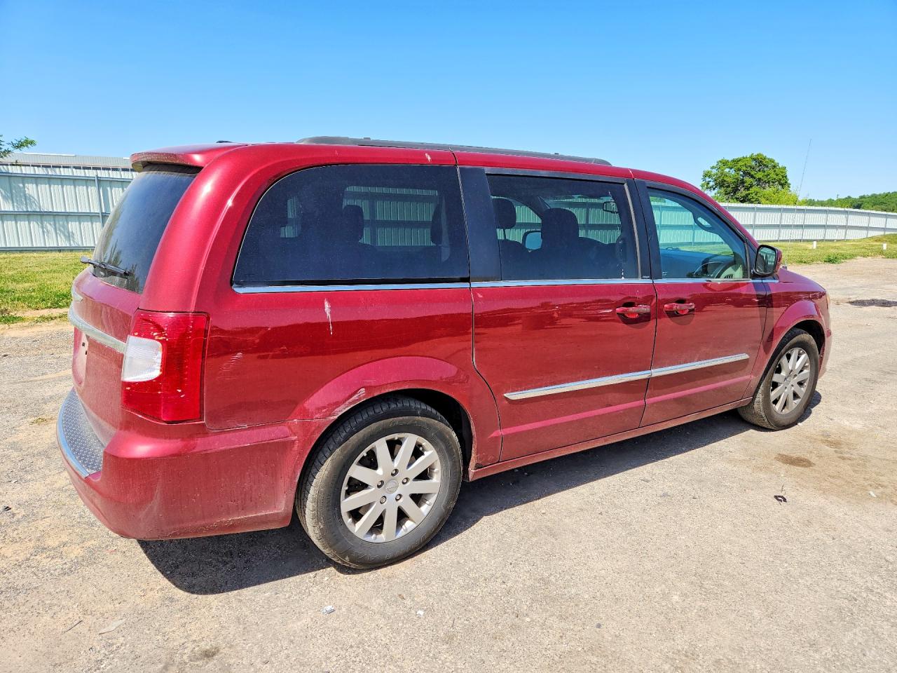 2012 Chrysler Town & Country Touring Red vin: 2C4RC1BG9CR259594