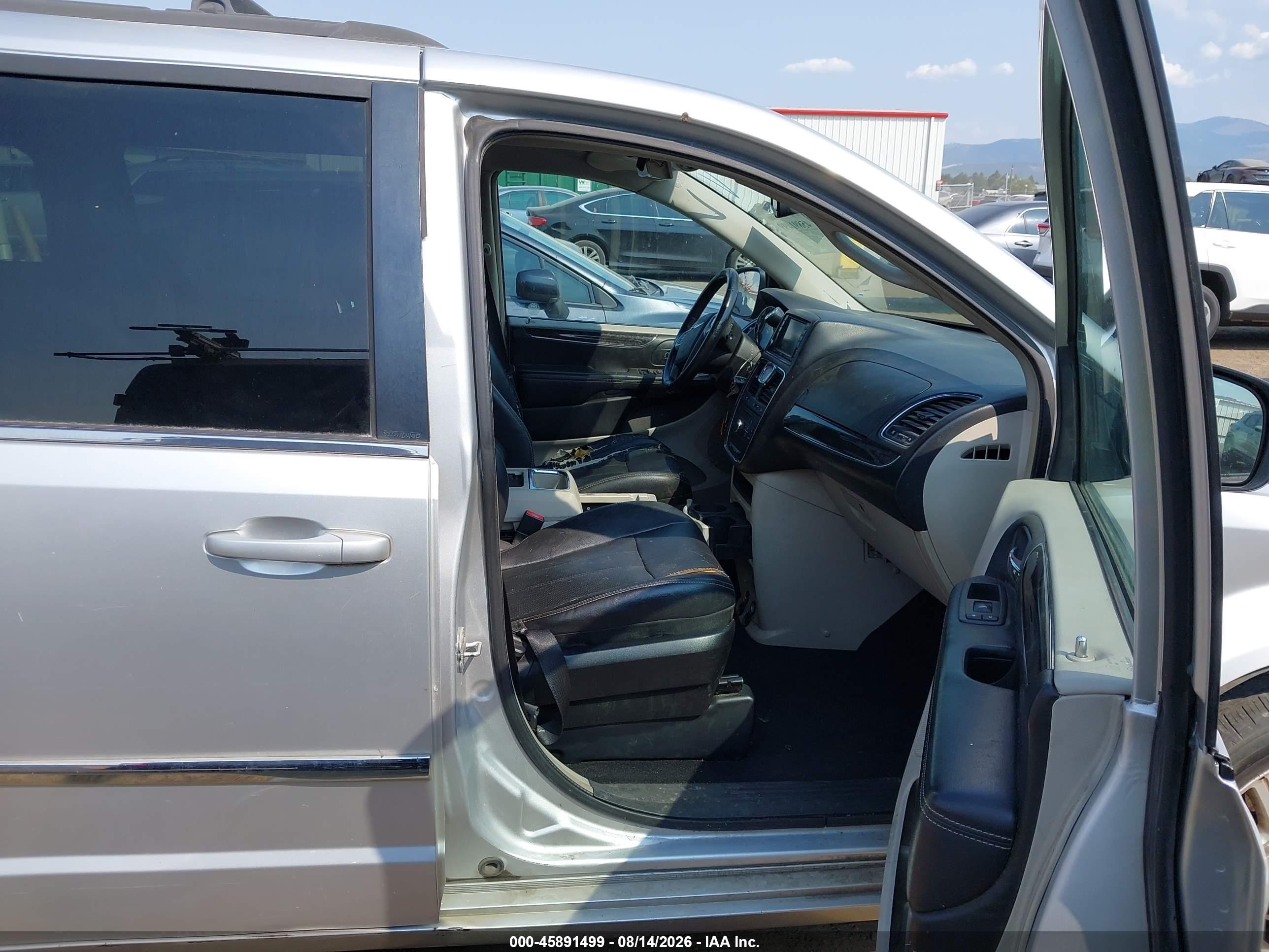 2012 Chrysler Town & Country Touring Silver vin: 2C4RC1BG9CR312603