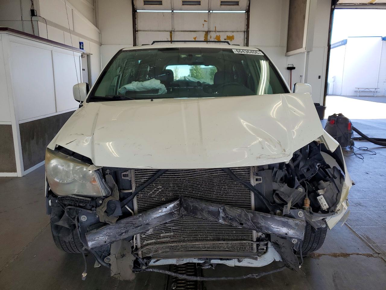 2012 Chrysler Town & Country Touring White vin: 2C4RC1BG9CR351031