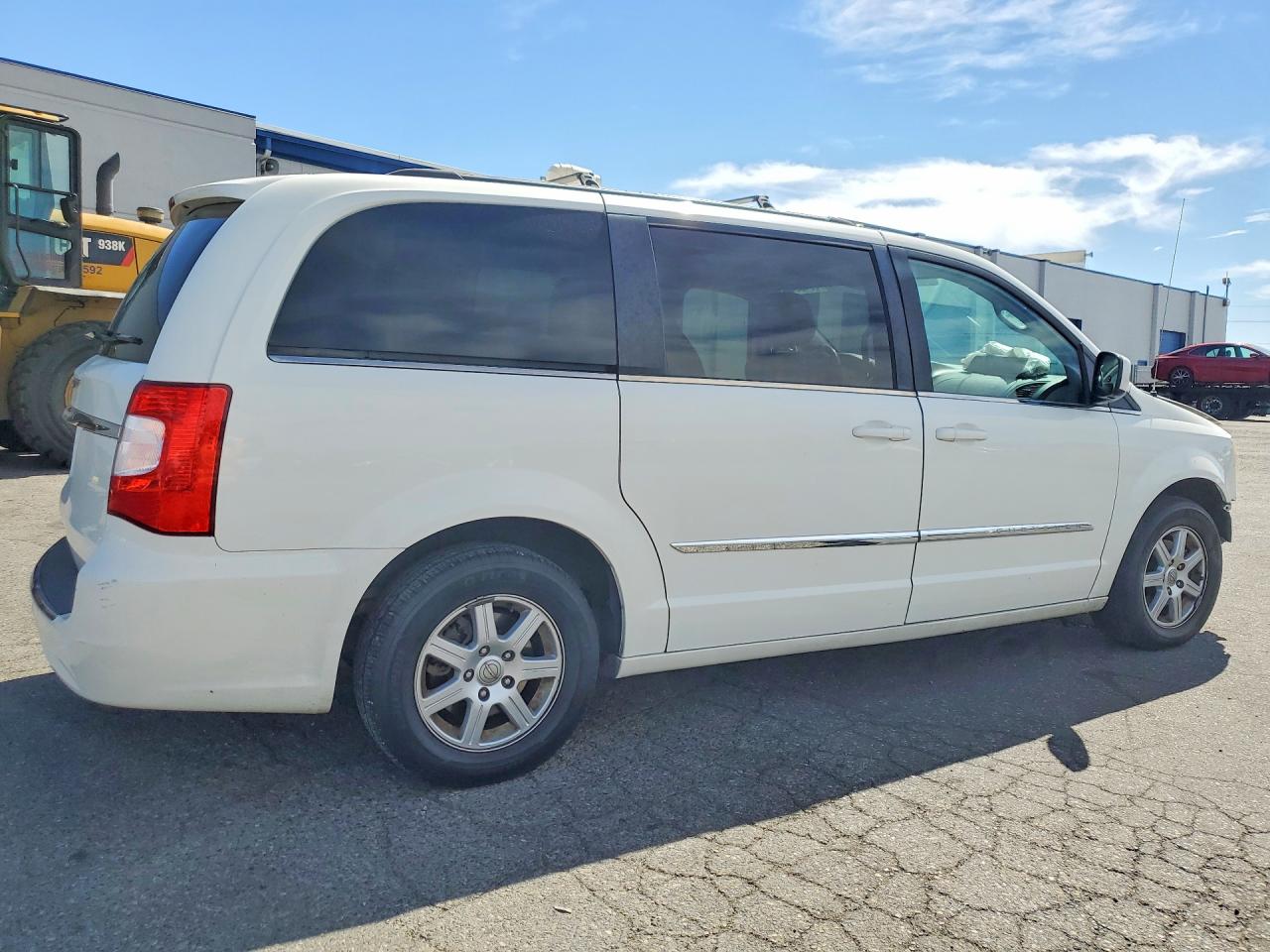 2012 Chrysler Town & Country Touring White vin: 2C4RC1BG9CR351031