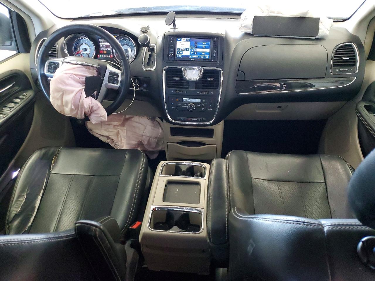 2012 Chrysler Town & Country Touring White vin: 2C4RC1BG9CR351031
