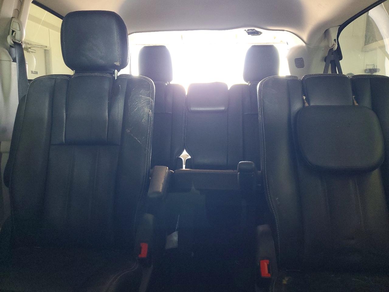 2012 Chrysler Town & Country Touring White vin: 2C4RC1BG9CR351031
