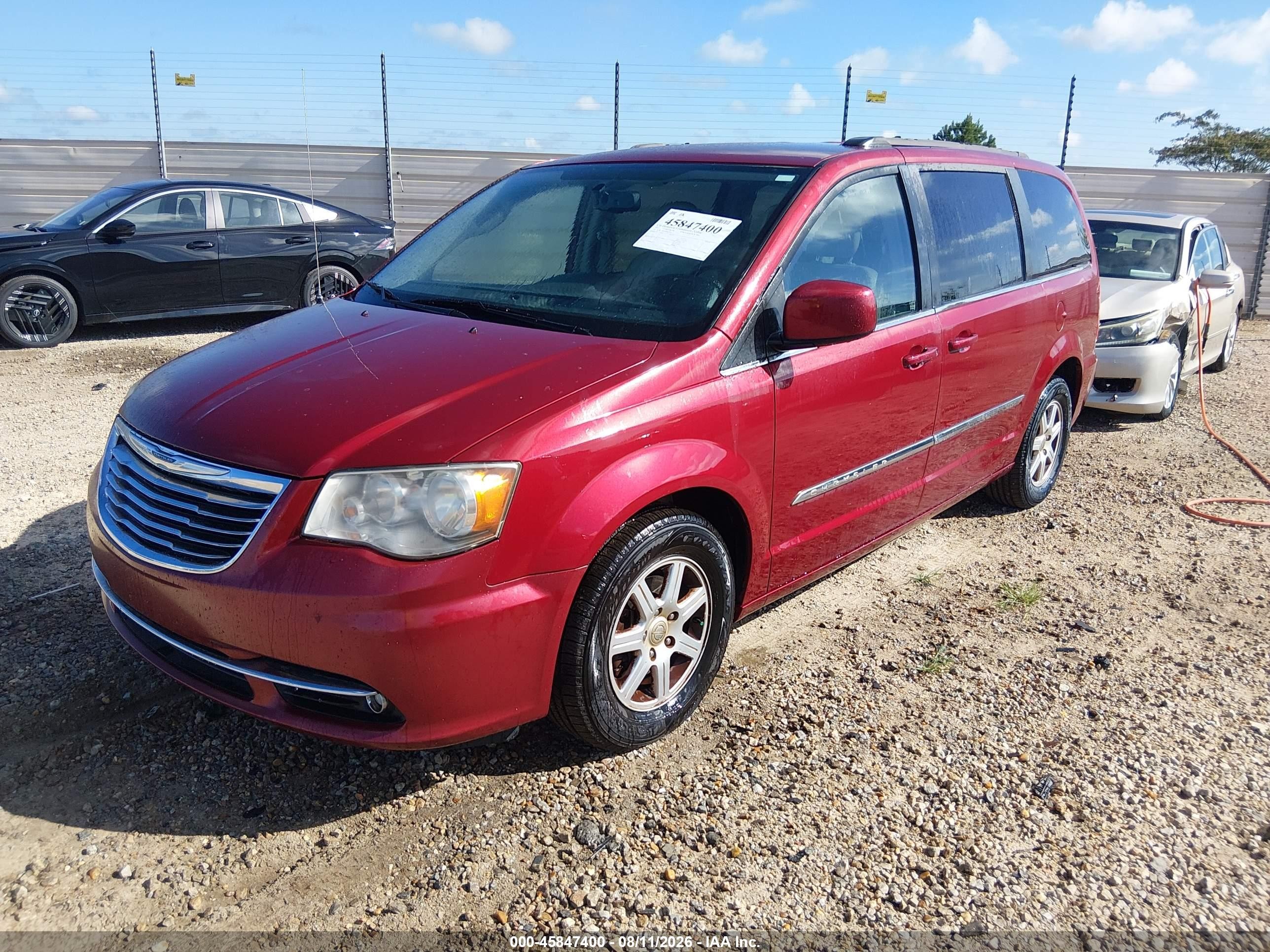 2013 Chrysler Town & Country Touring Burgundy vin: 2C4RC1BG9DR525973