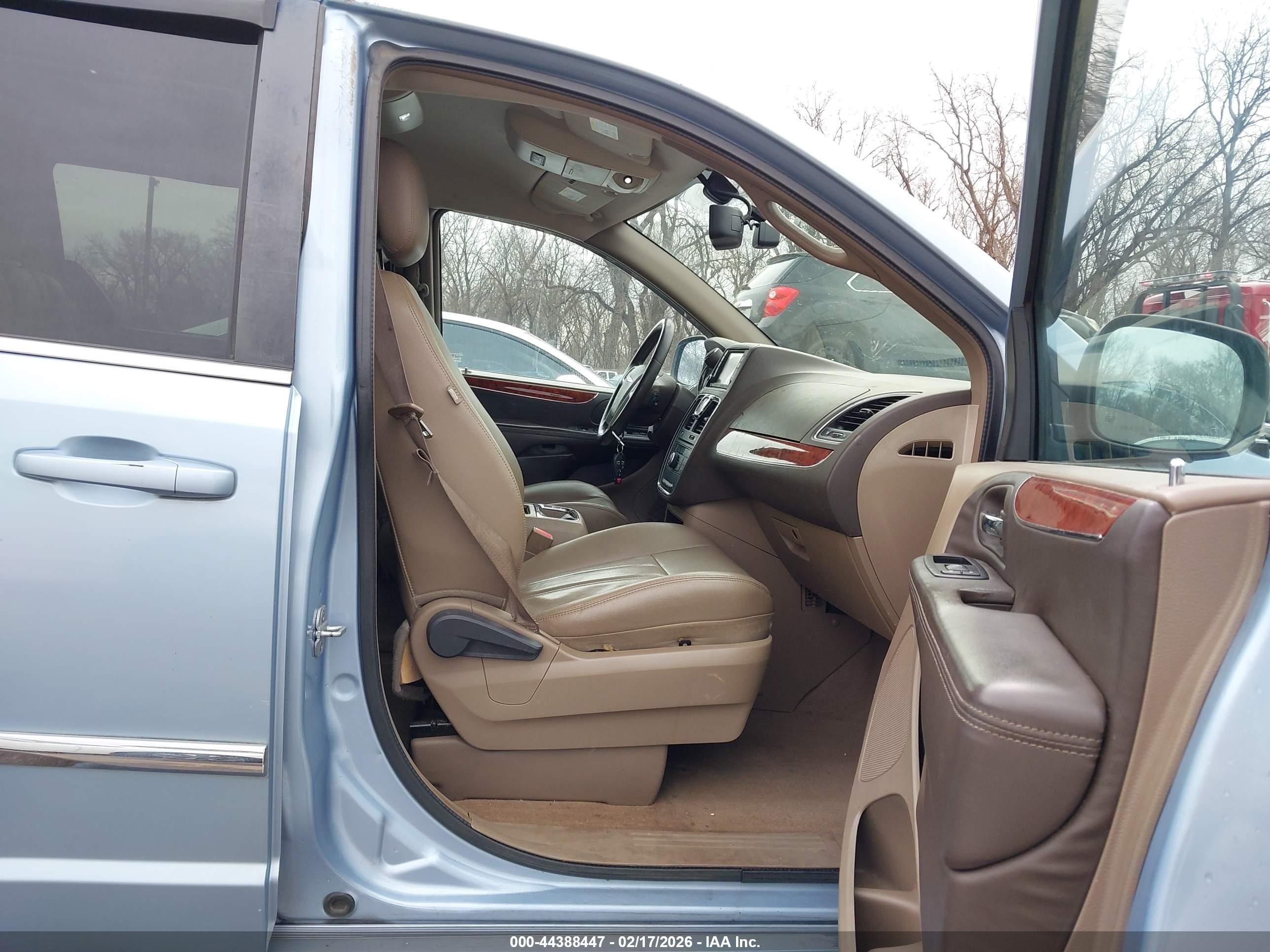 2013 Chrysler Town & Country Touring Blue vin: 2C4RC1BG9DR539534