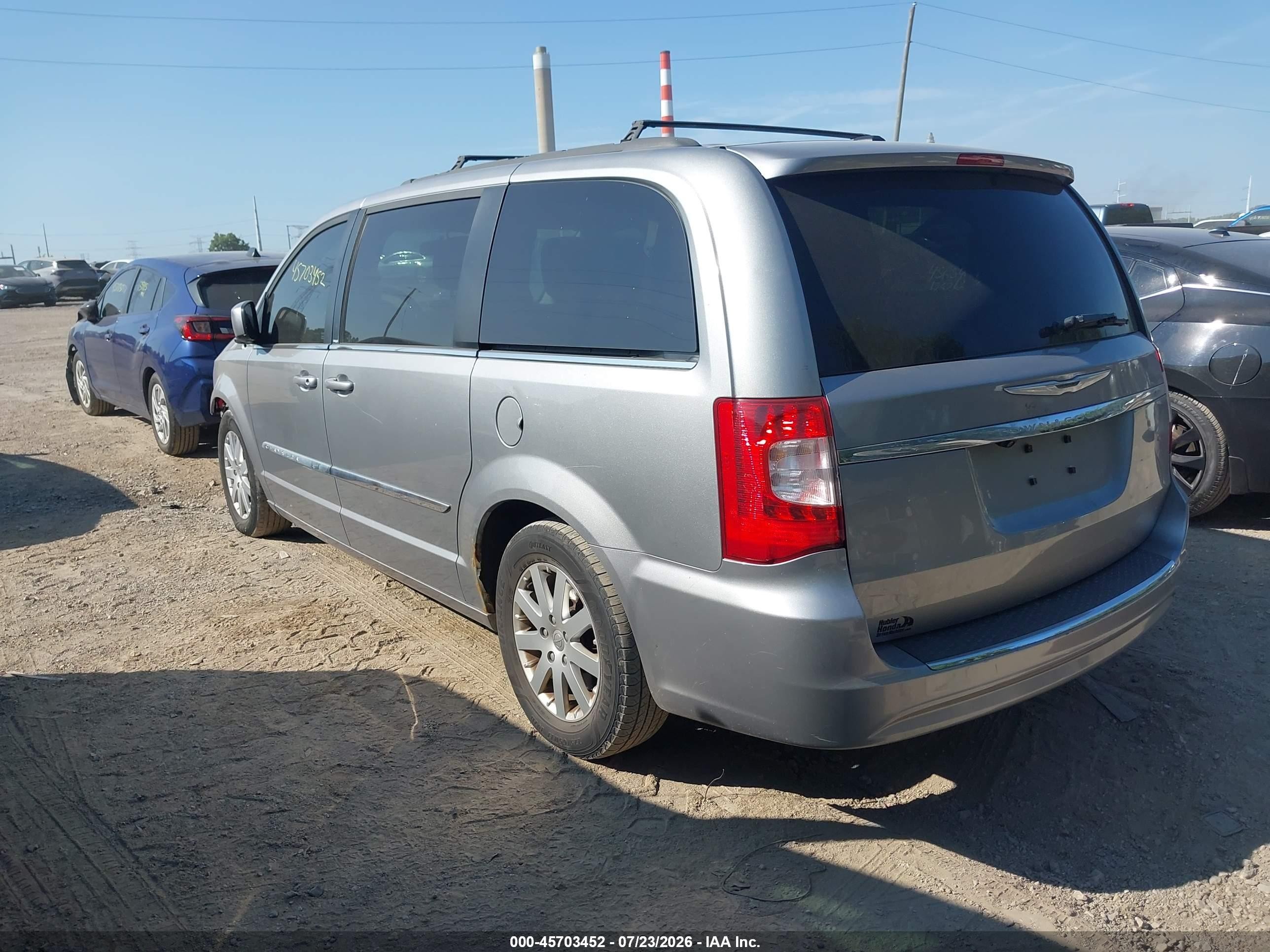 2013 Chrysler Town & Country Touring Silver vin: 2C4RC1BG9DR605659