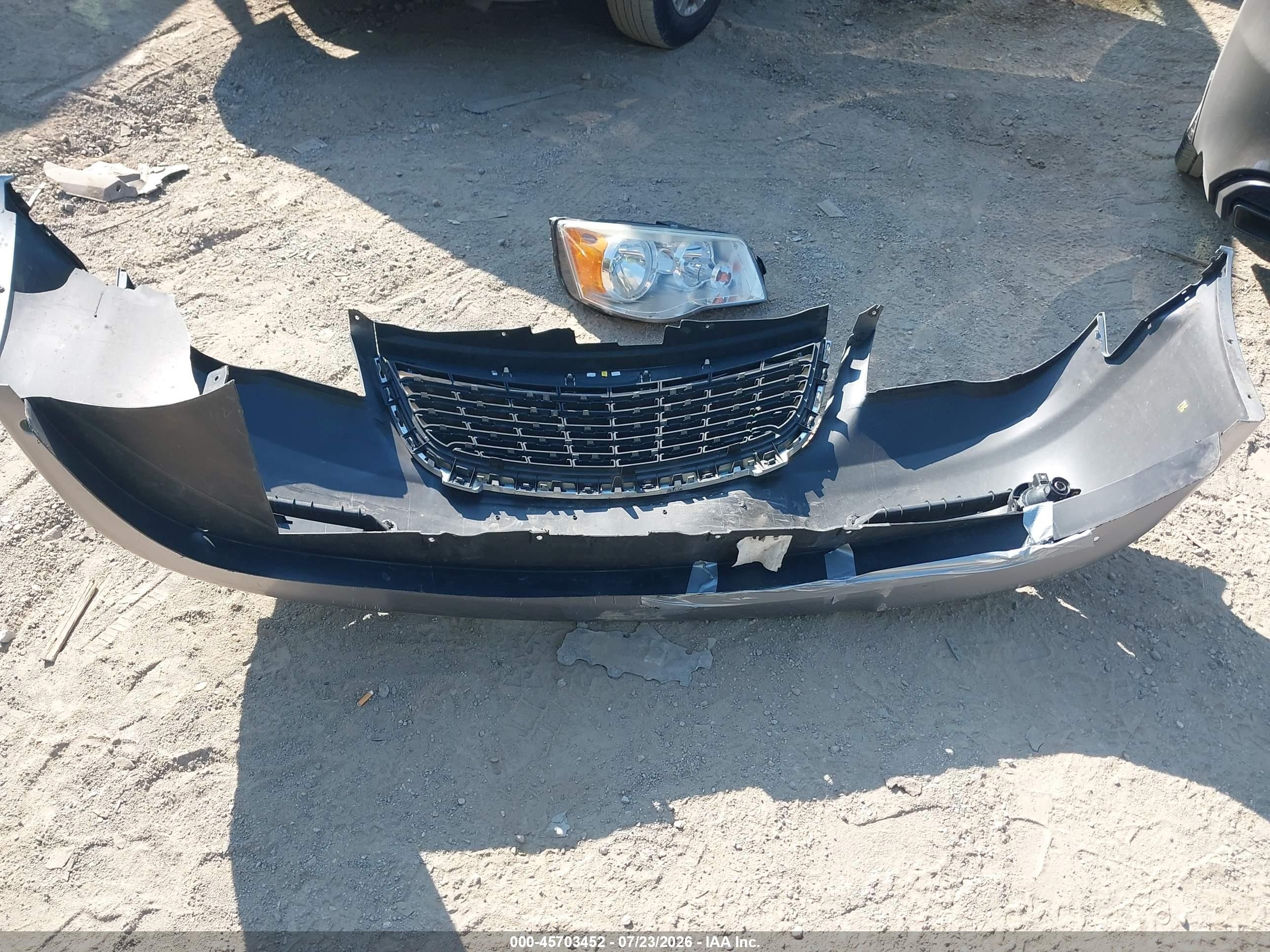 2013 Chrysler Town & Country Touring Silver vin: 2C4RC1BG9DR605659