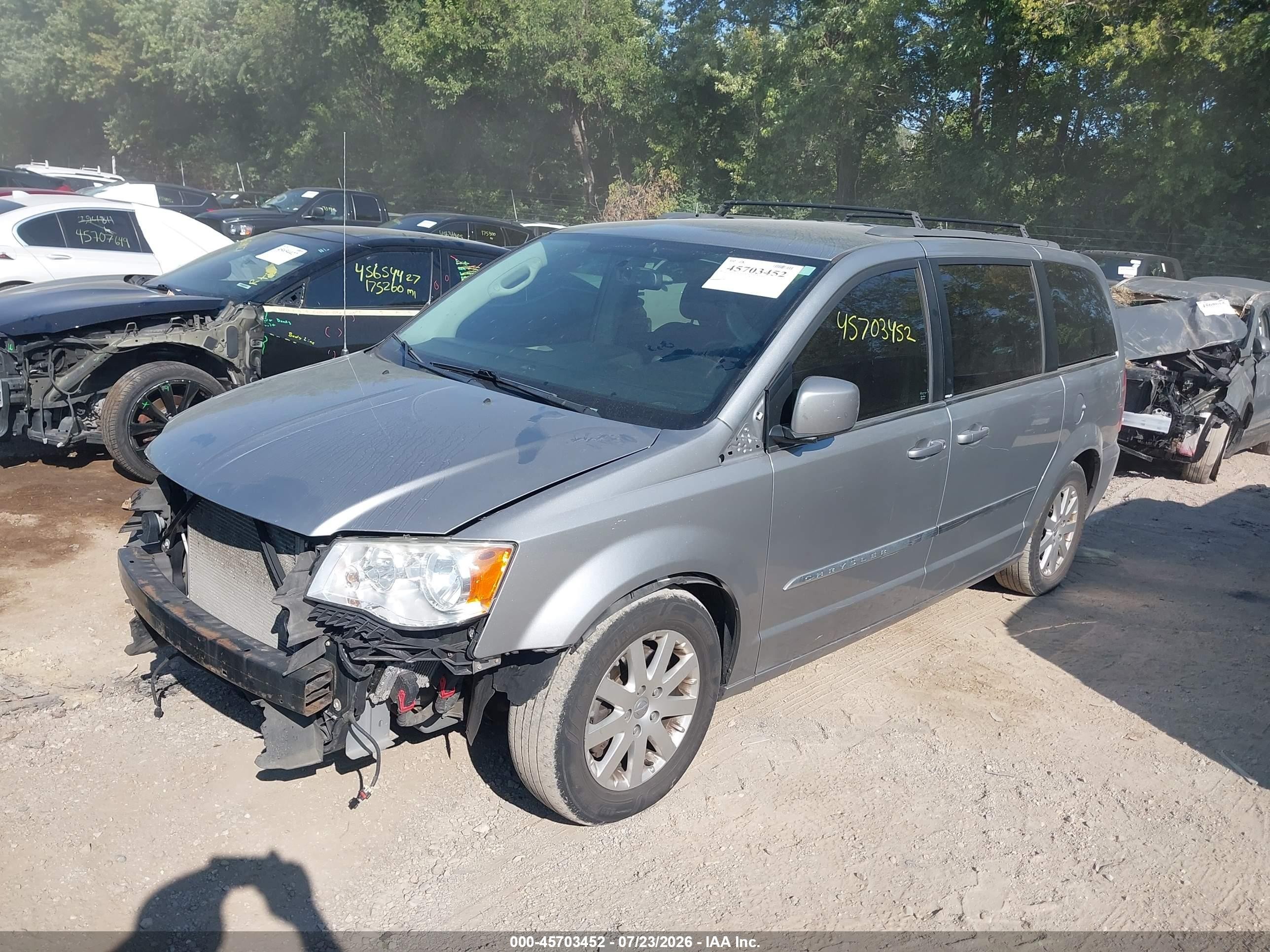 2013 Chrysler Town & Country Touring Silver vin: 2C4RC1BG9DR605659