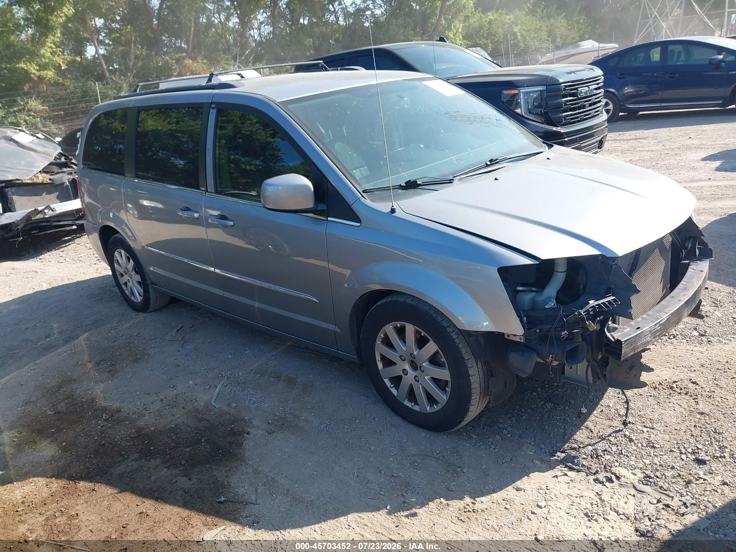 2013 Chrysler Town & Country Touring Silver vin: 2C4RC1BG9DR605659
