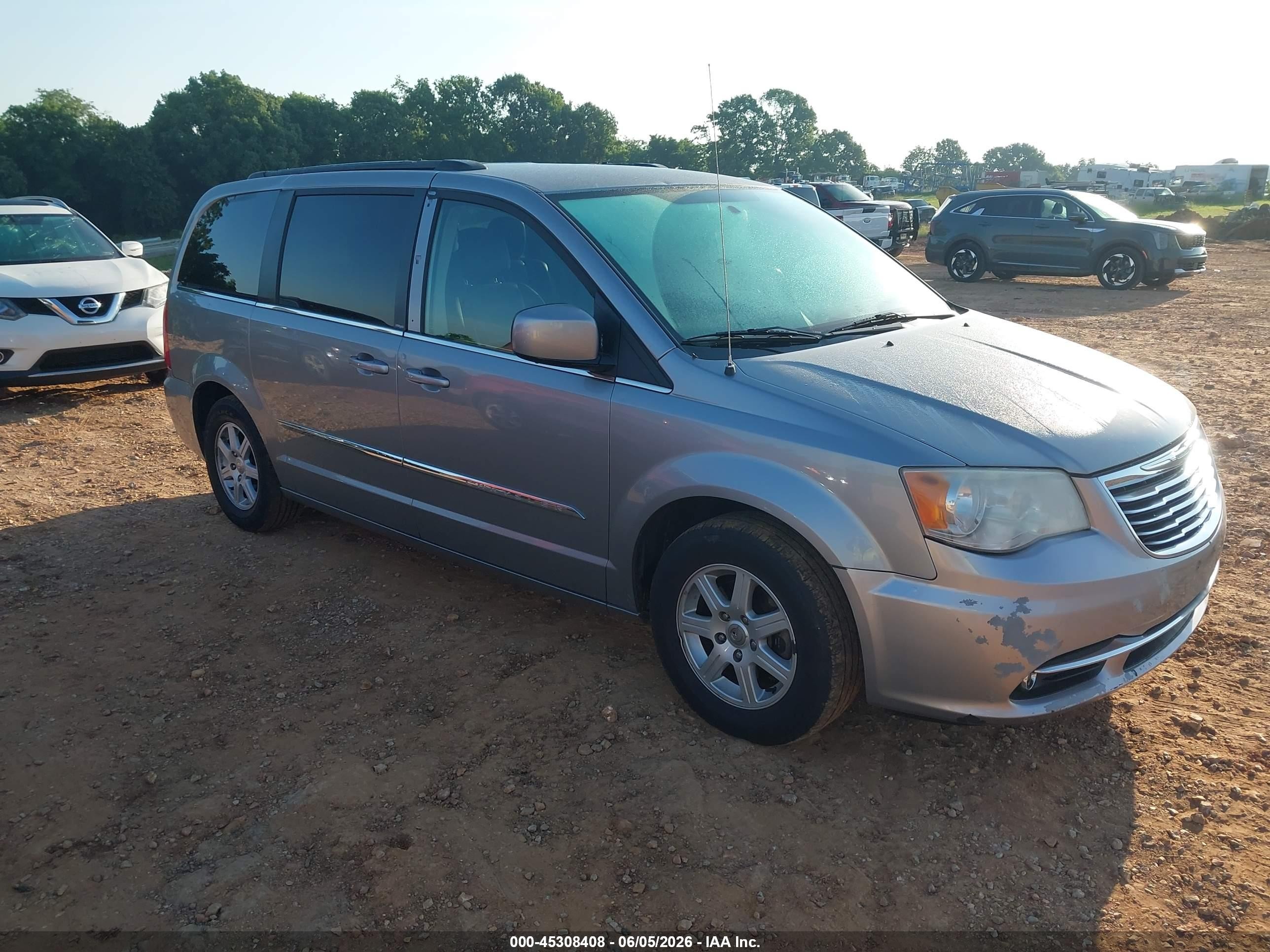 2013 Chrysler Town & Country Touring Silver vin: 2C4RC1BG9DR629752