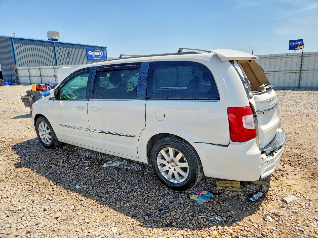 2013 Chrysler Town & Country Touring White vin: 2C4RC1BG9DR689109