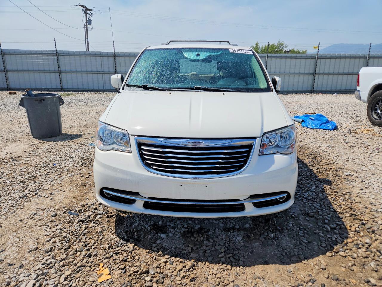2013 Chrysler Town & Country Touring White vin: 2C4RC1BG9DR689109
