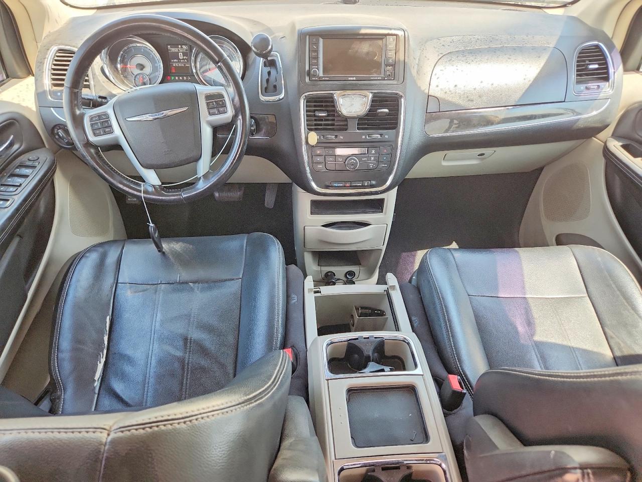 2013 Chrysler Town & Country Touring White vin: 2C4RC1BG9DR689109