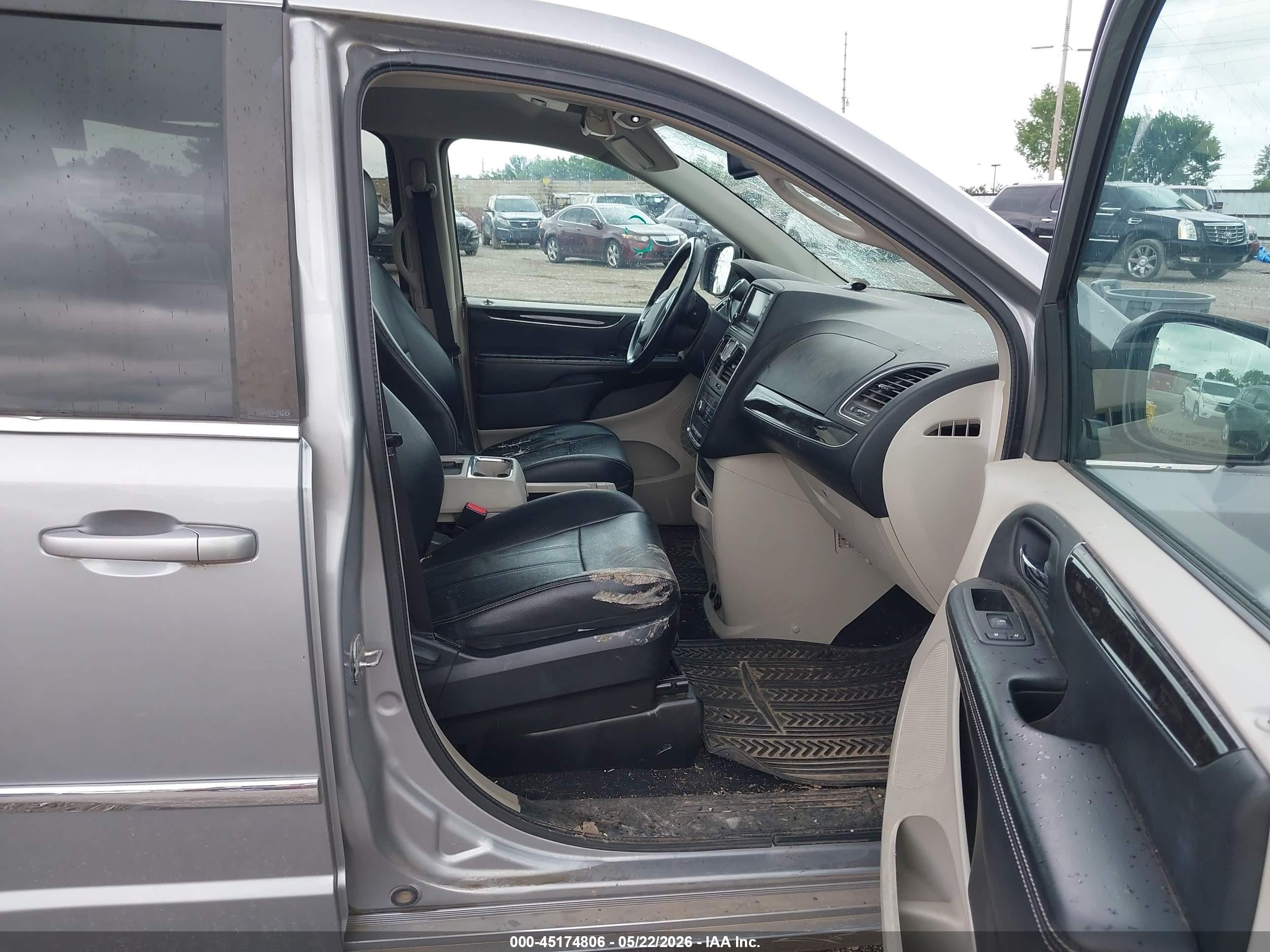 2013 Chrysler Town & Country Touring Серебряный vin: 2C4RC1BG9DR705518
