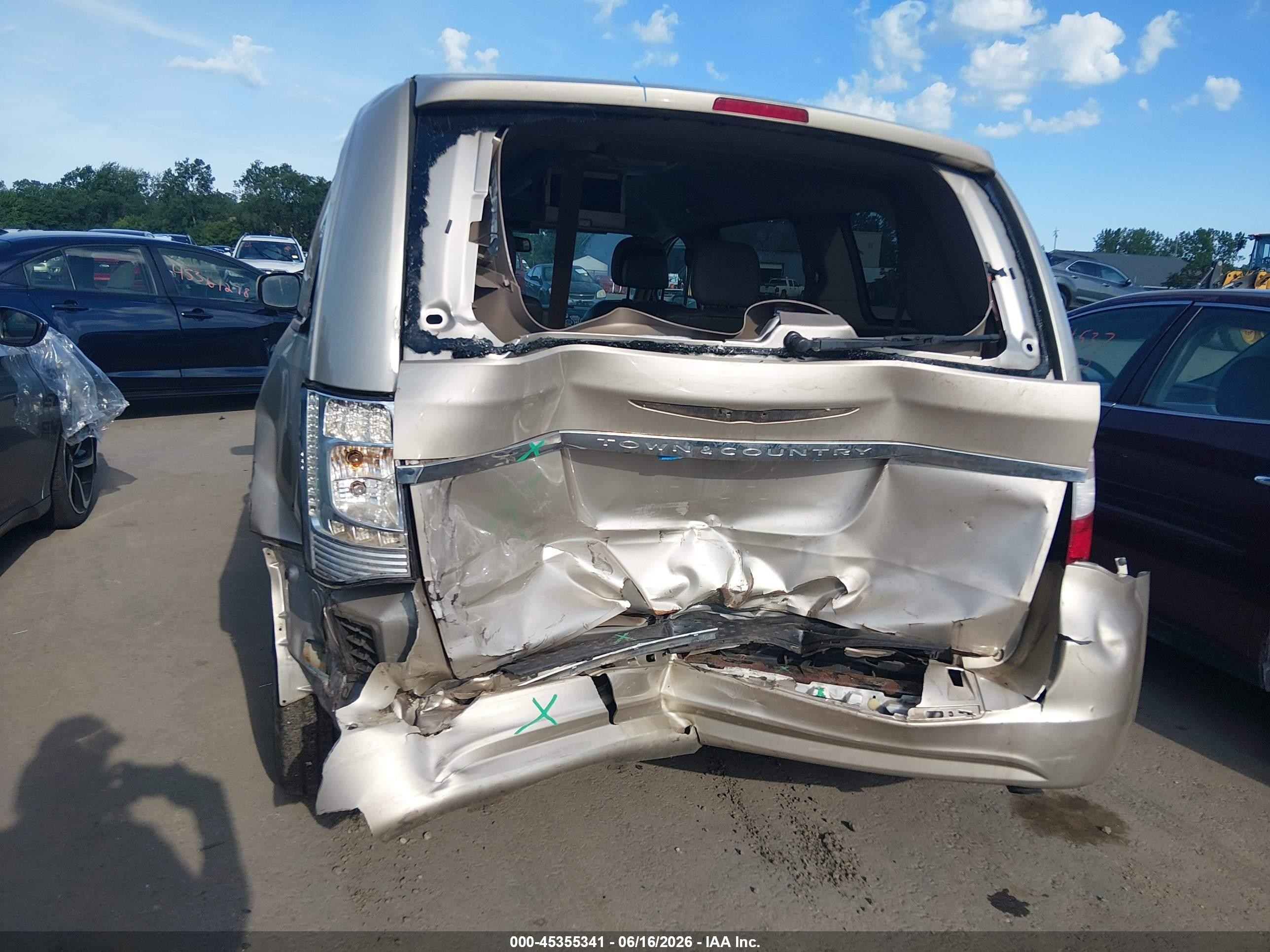 2013 Chrysler Town & Country Touring Желто-коричневый vin: 2C4RC1BG9DR736820