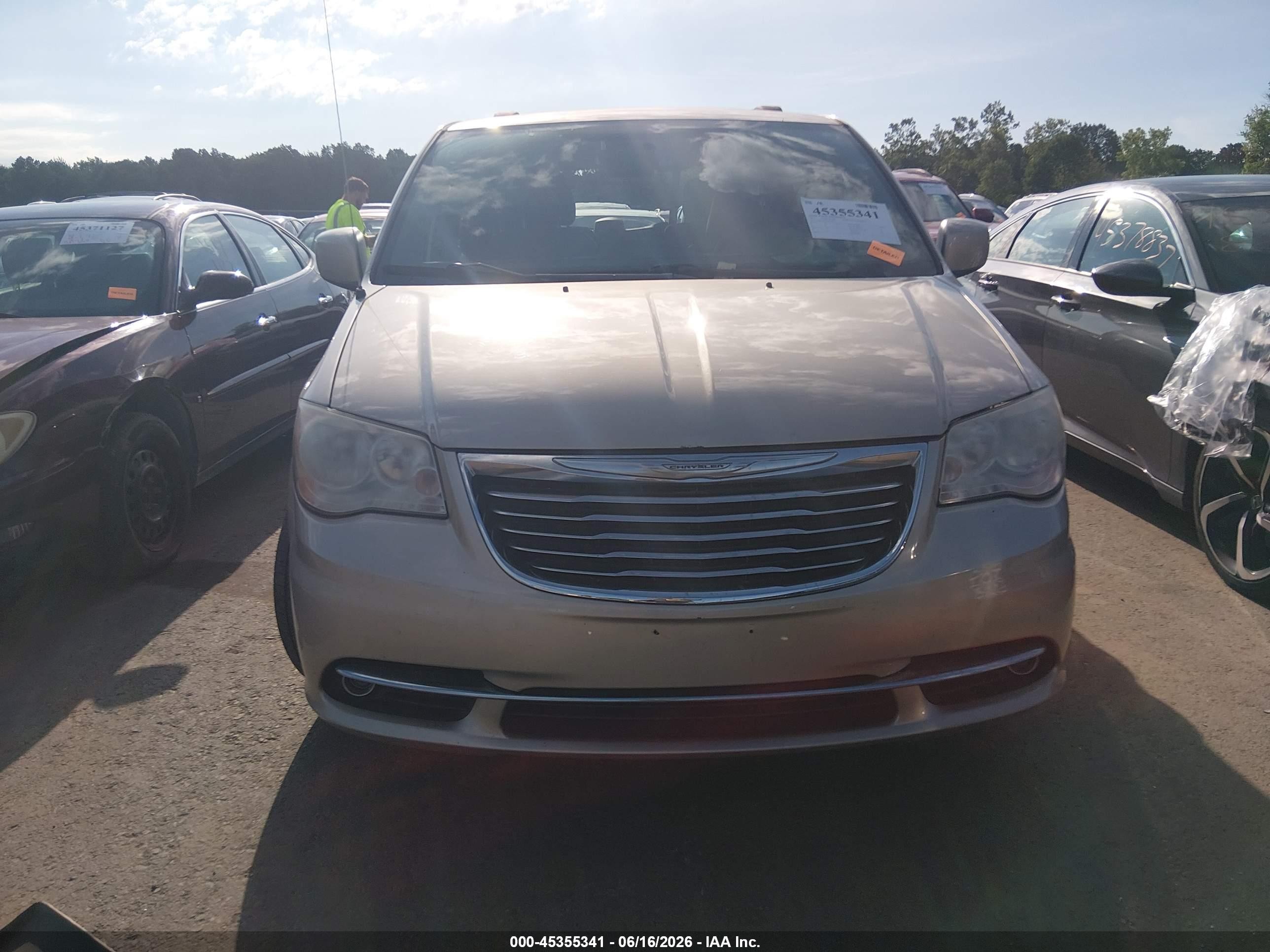 2013 Chrysler Town & Country Touring Желто-коричневый vin: 2C4RC1BG9DR736820