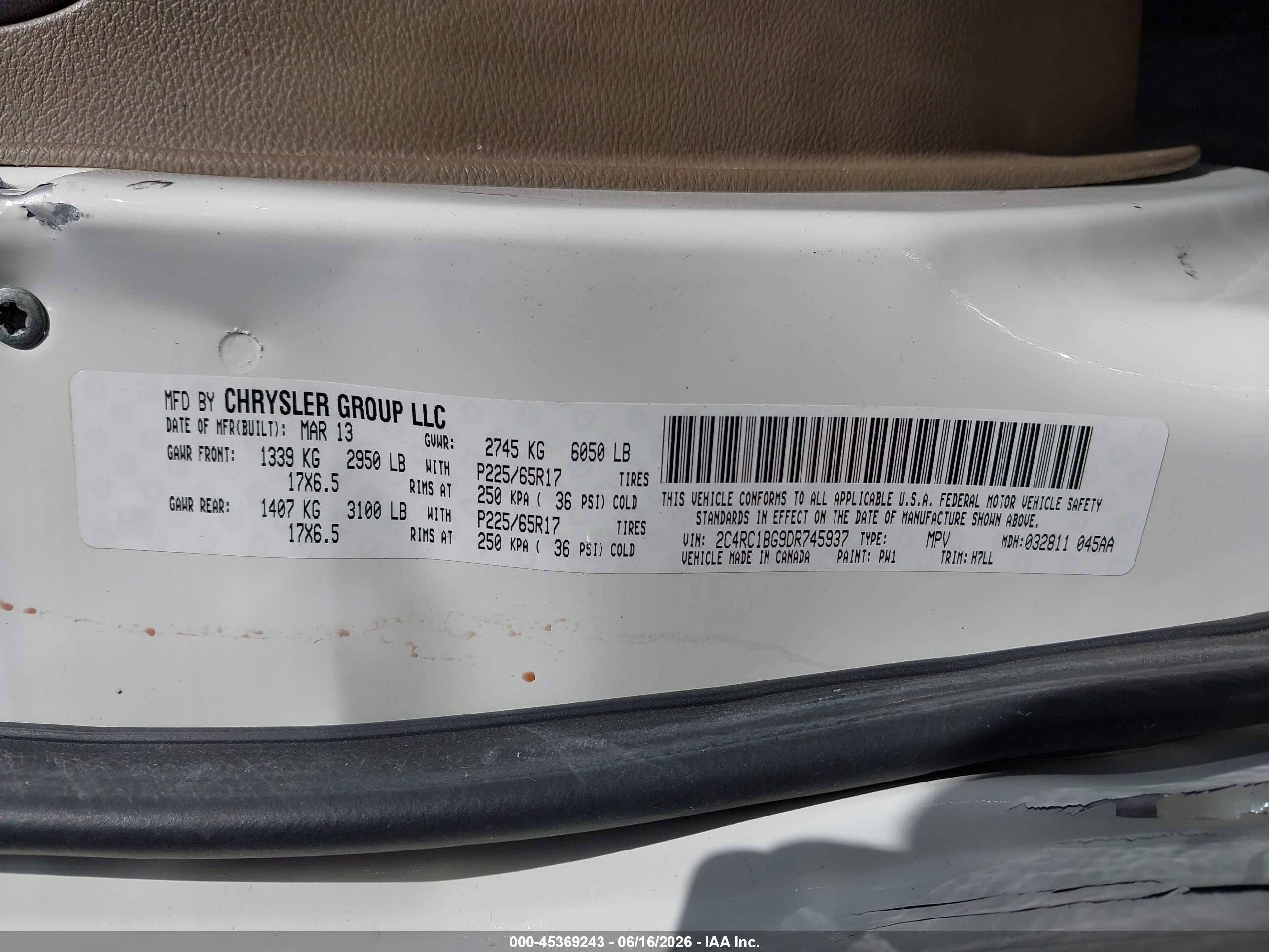 2013 Chrysler Town & Country Touring White vin: 2C4RC1BG9DR745937