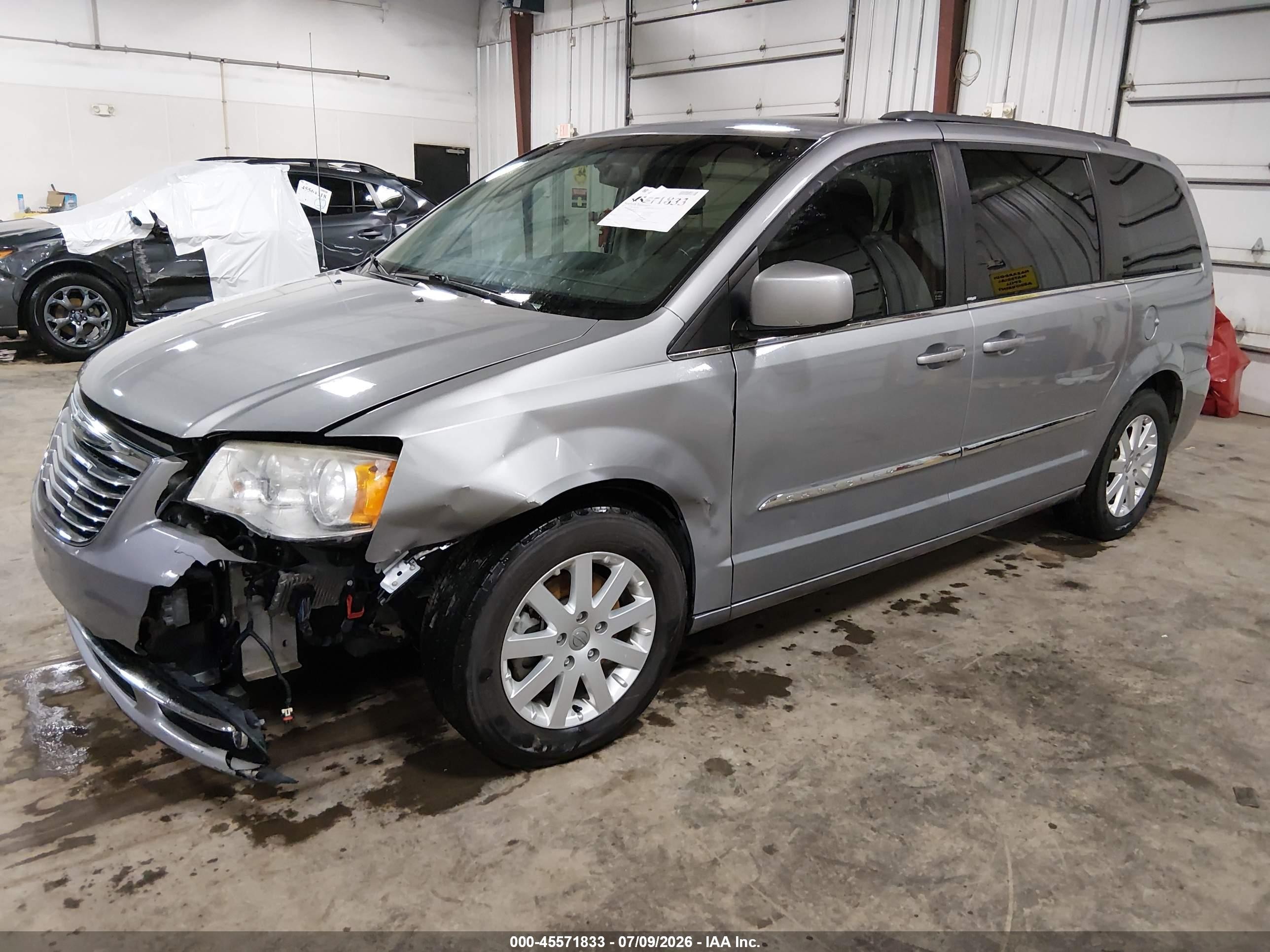 2013 Chrysler Town & Country Touring Silver vin: 2C4RC1BG9DR798346