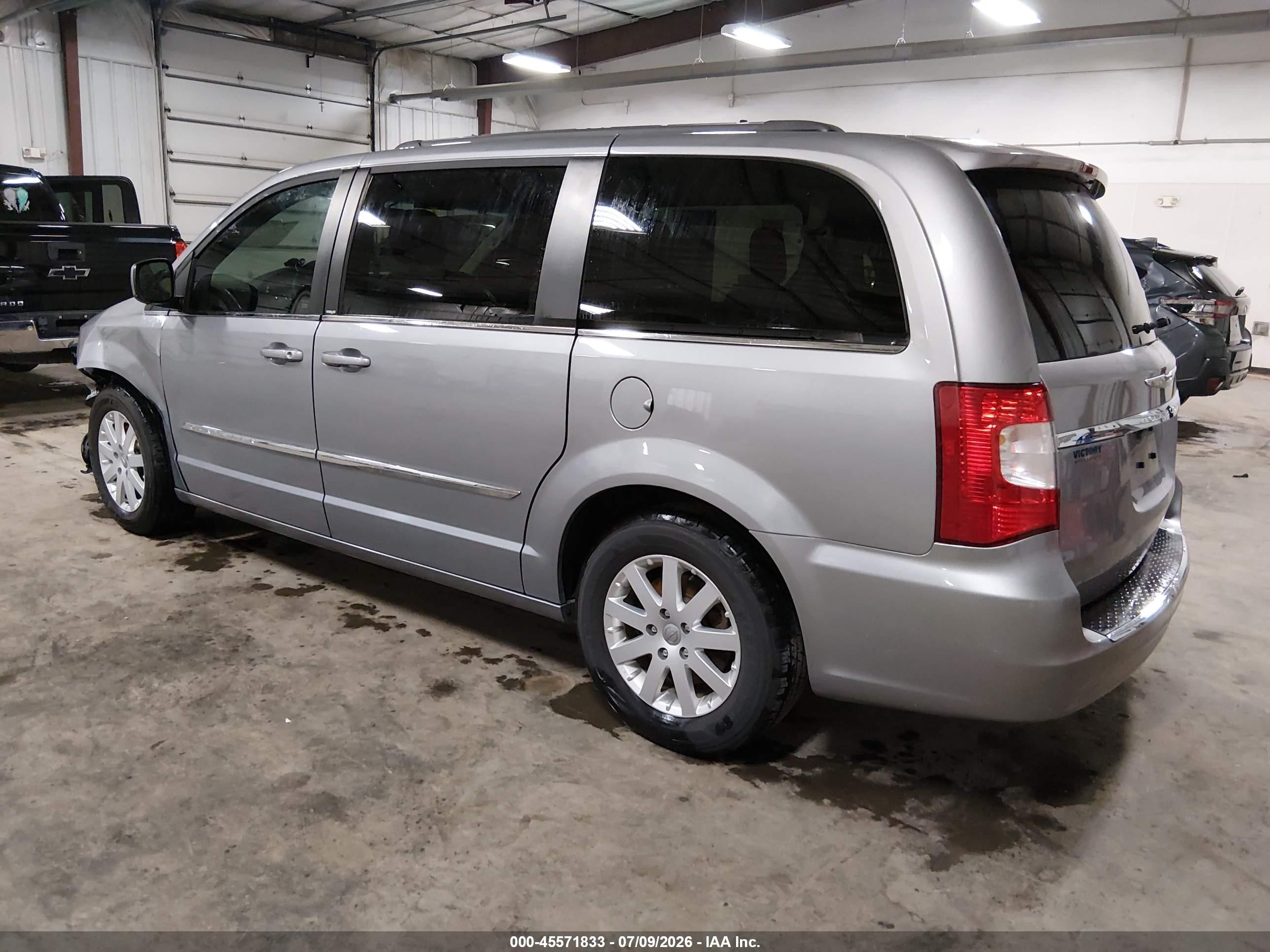 2013 Chrysler Town & Country Touring Silver vin: 2C4RC1BG9DR798346