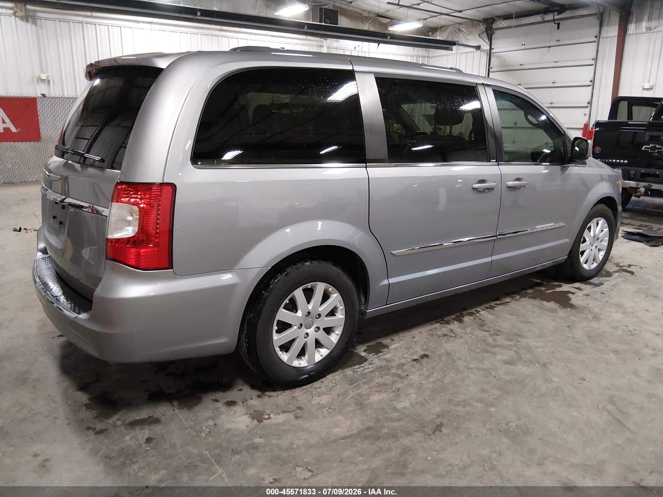 2013 Chrysler Town & Country Touring Silver vin: 2C4RC1BG9DR798346