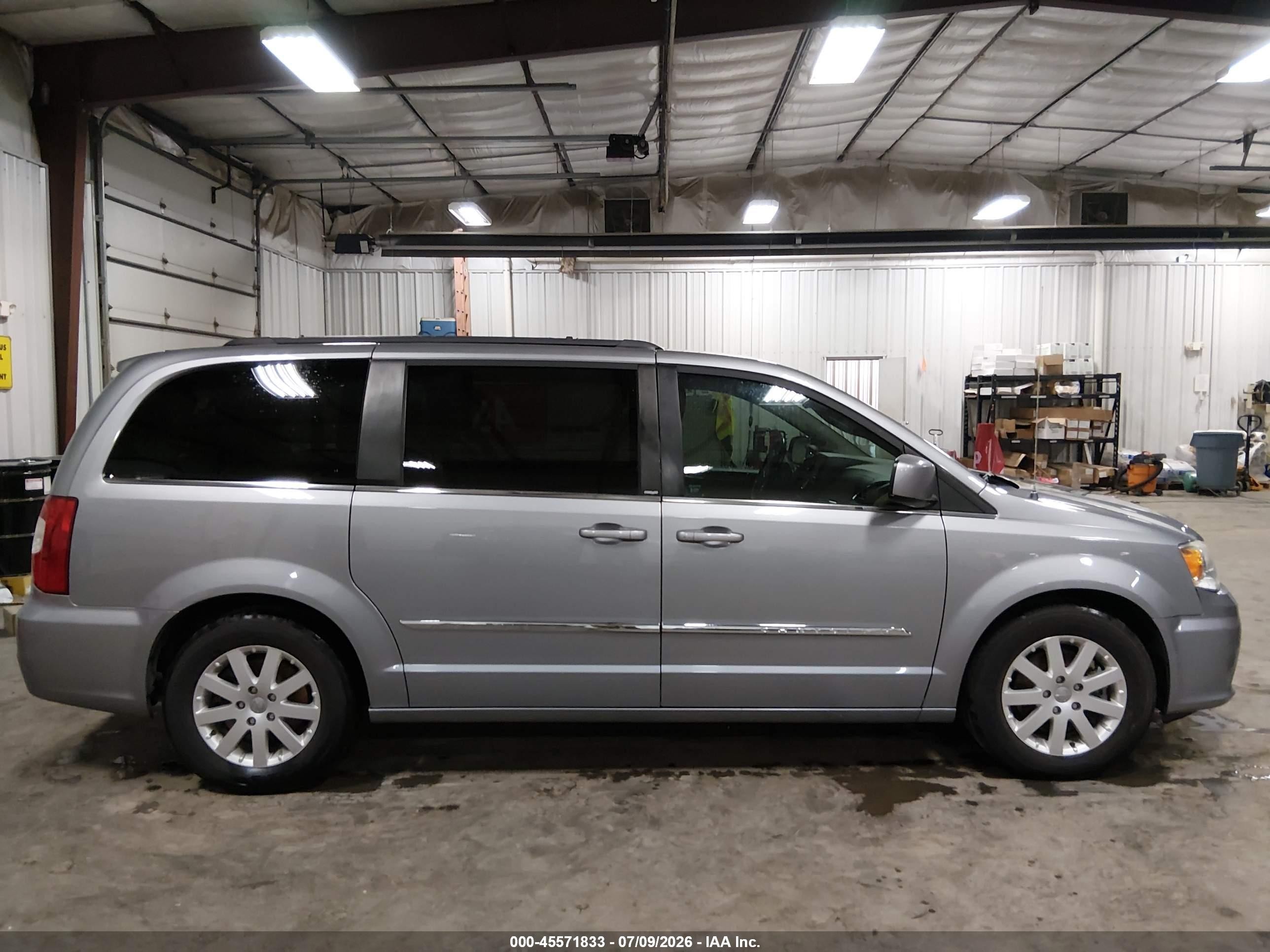 2013 Chrysler Town & Country Touring Silver vin: 2C4RC1BG9DR798346